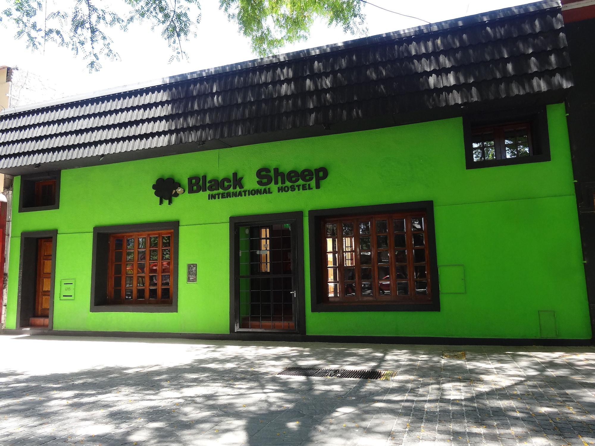 Varios Black Sheep International Hostel