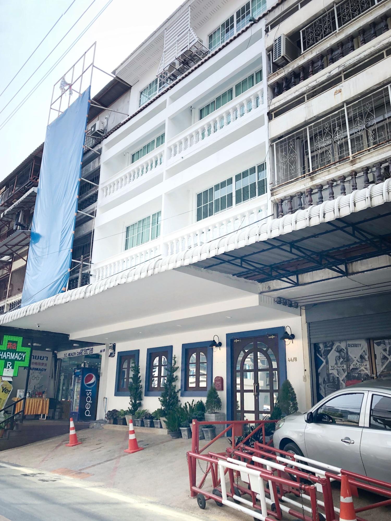 Vista Exterior Hide and Seek Boutique Hometel