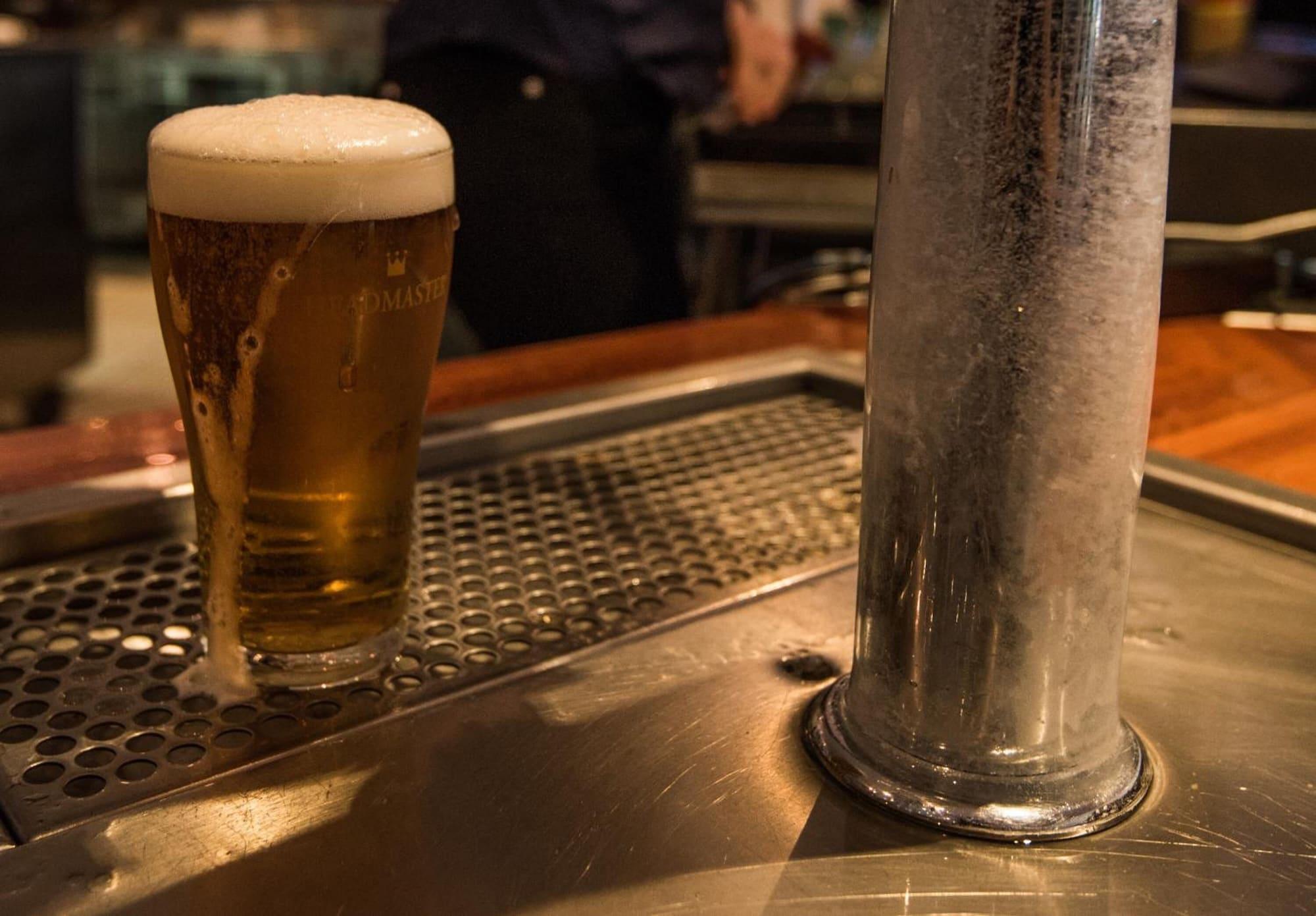 Bar/Salón Settlers Inn