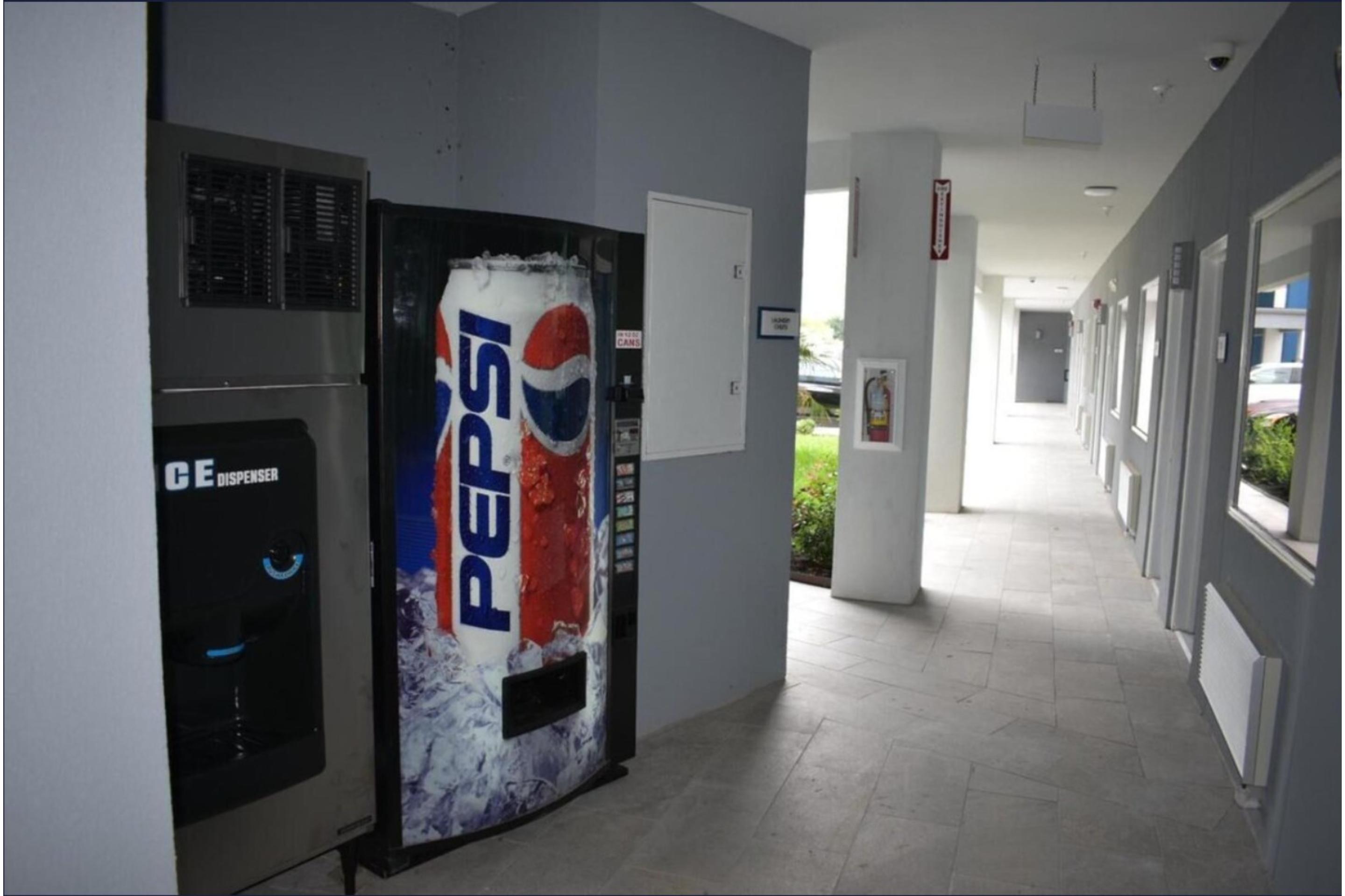 Vista Lobby Hotel Royale IAH Airport North Houston I-45