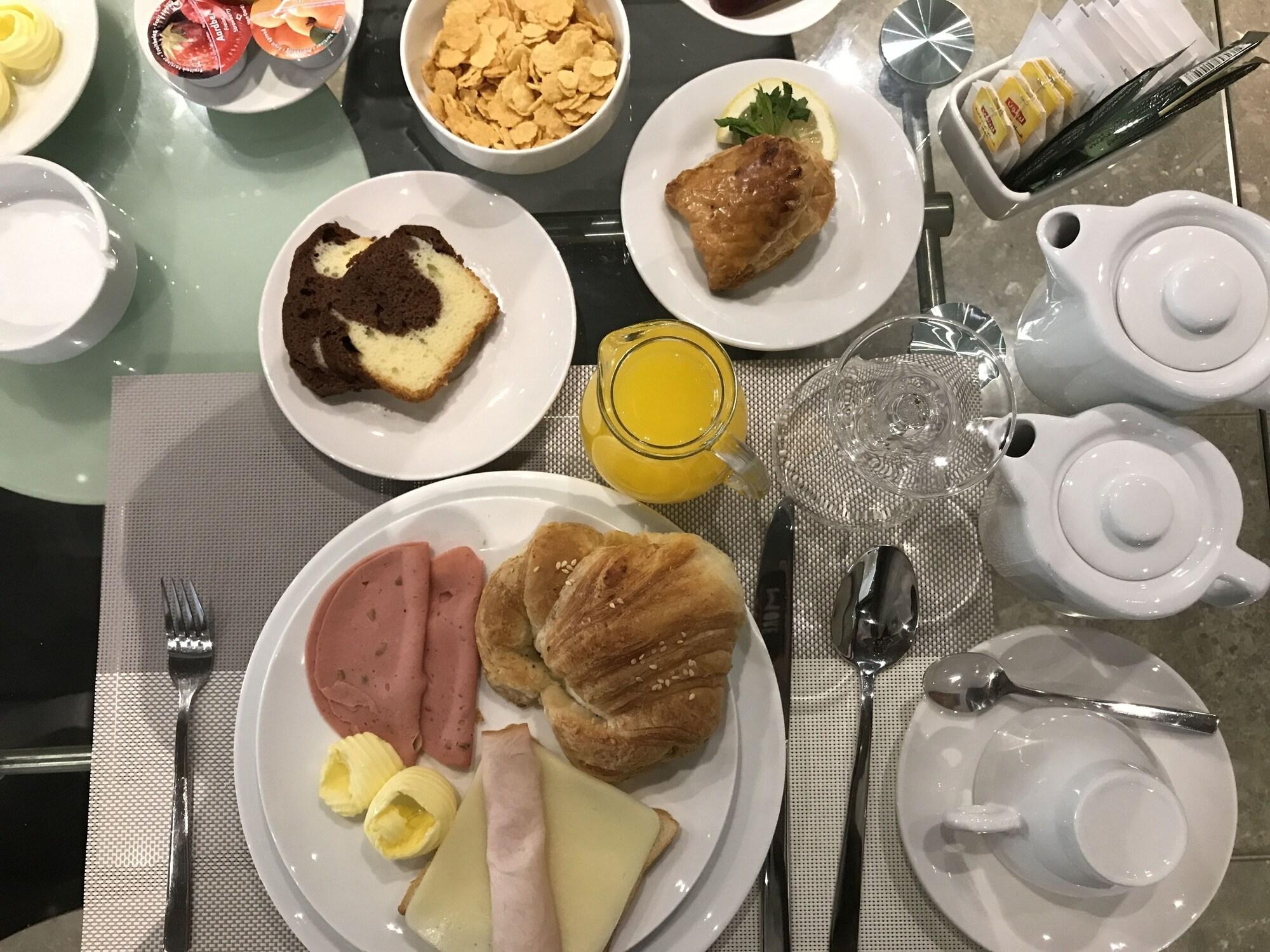 Restaurant Imperial Suites Hotel