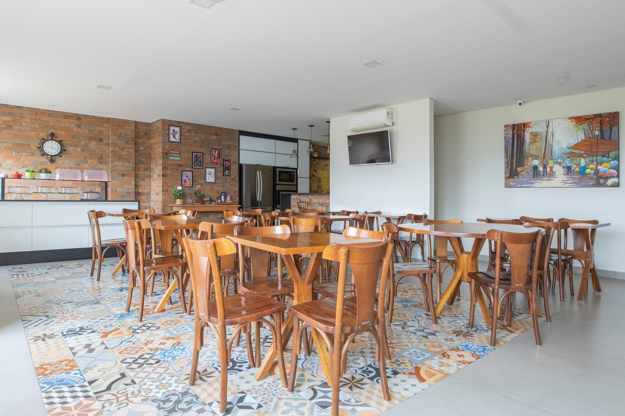 Restaurant OYO Tropical Confort Hotel, Brasilia