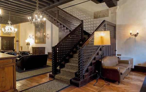 Hotel Saturnia & International