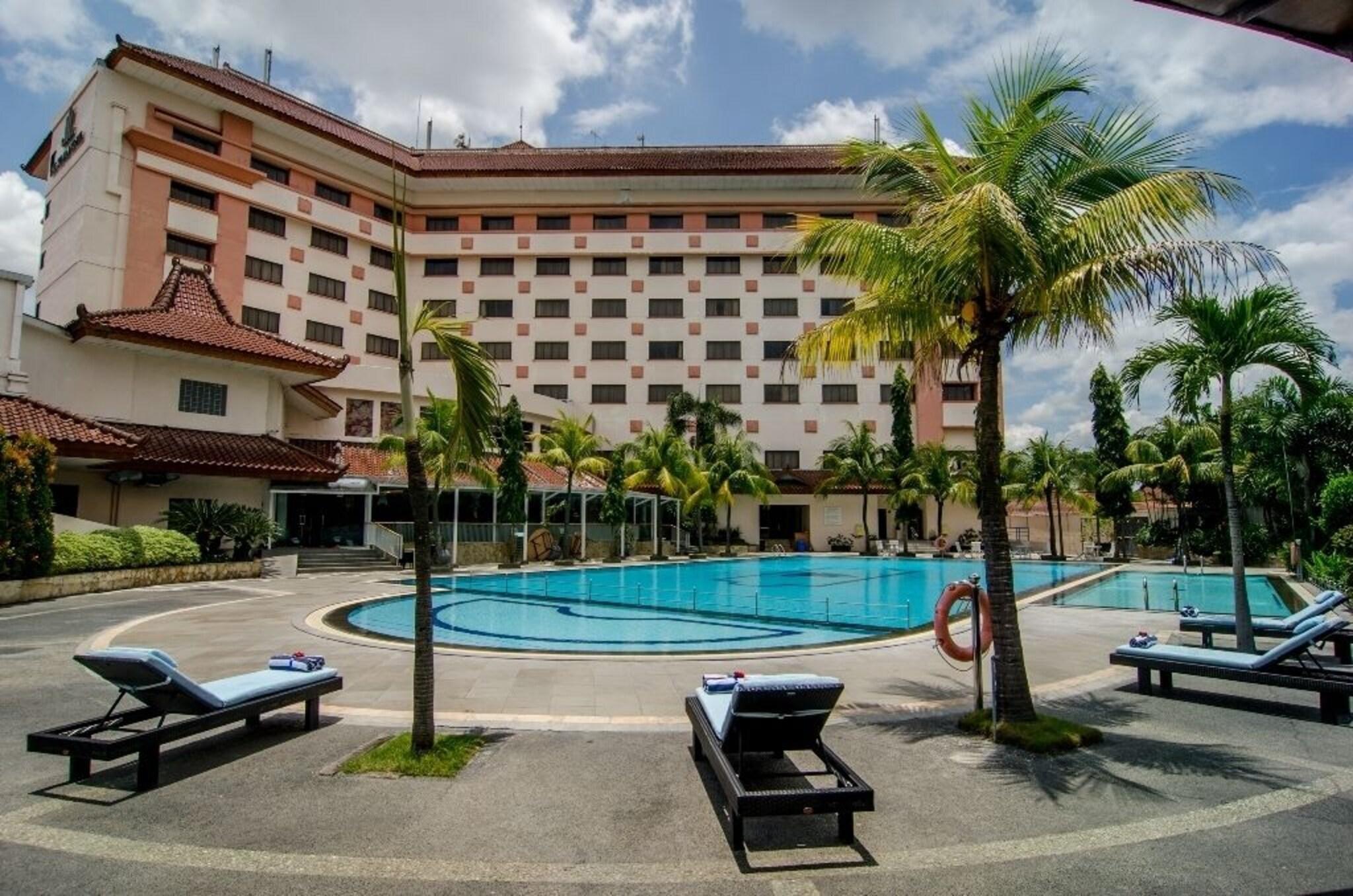Vista Exterior The Sunan Hotel Solo