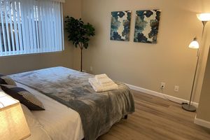 Alquiler Vacacional - Cozy 1K & 1Q / 1b, 5 minutes walk to downtown