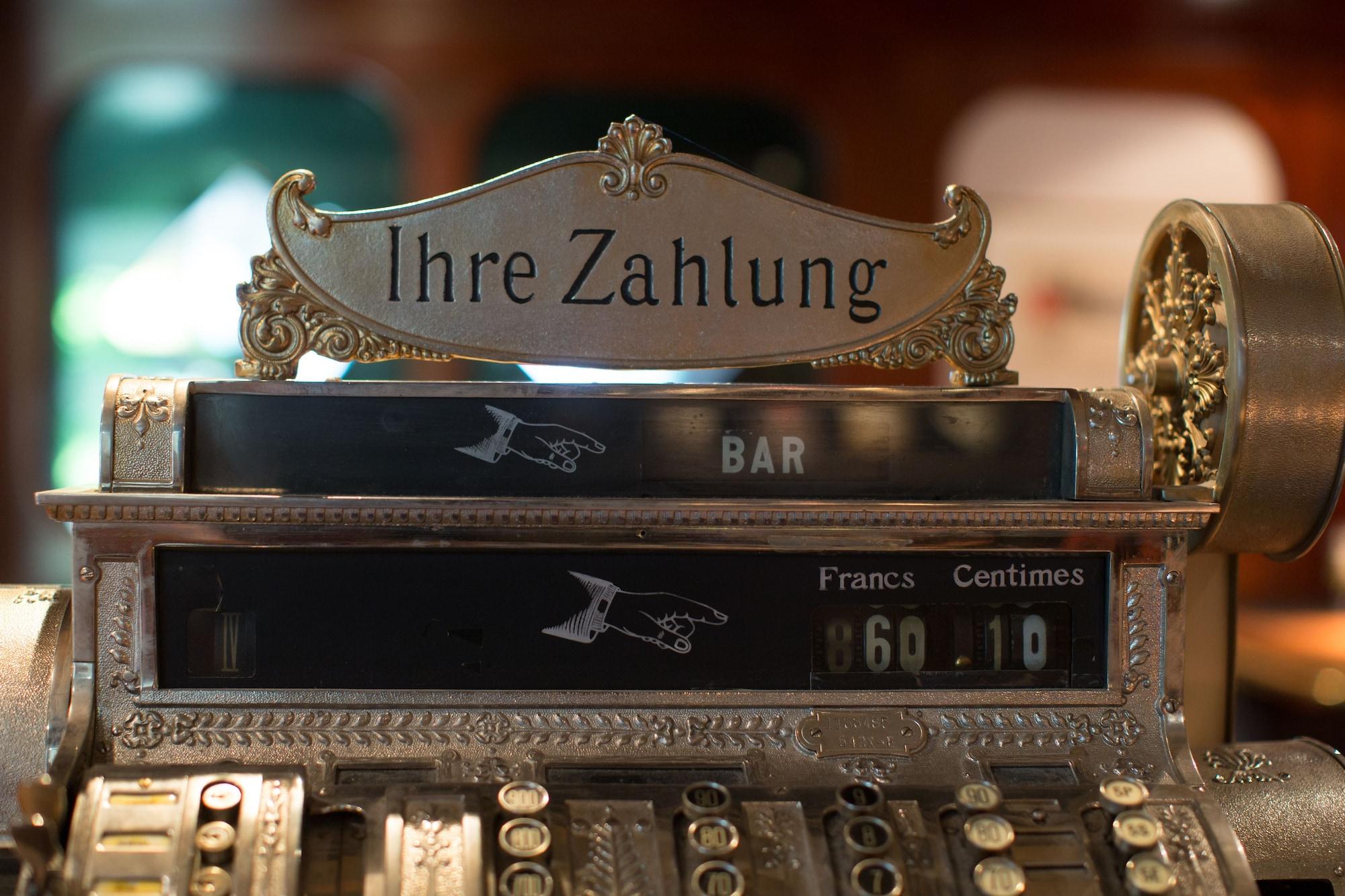 Bar/Salón achesa homes Zürich