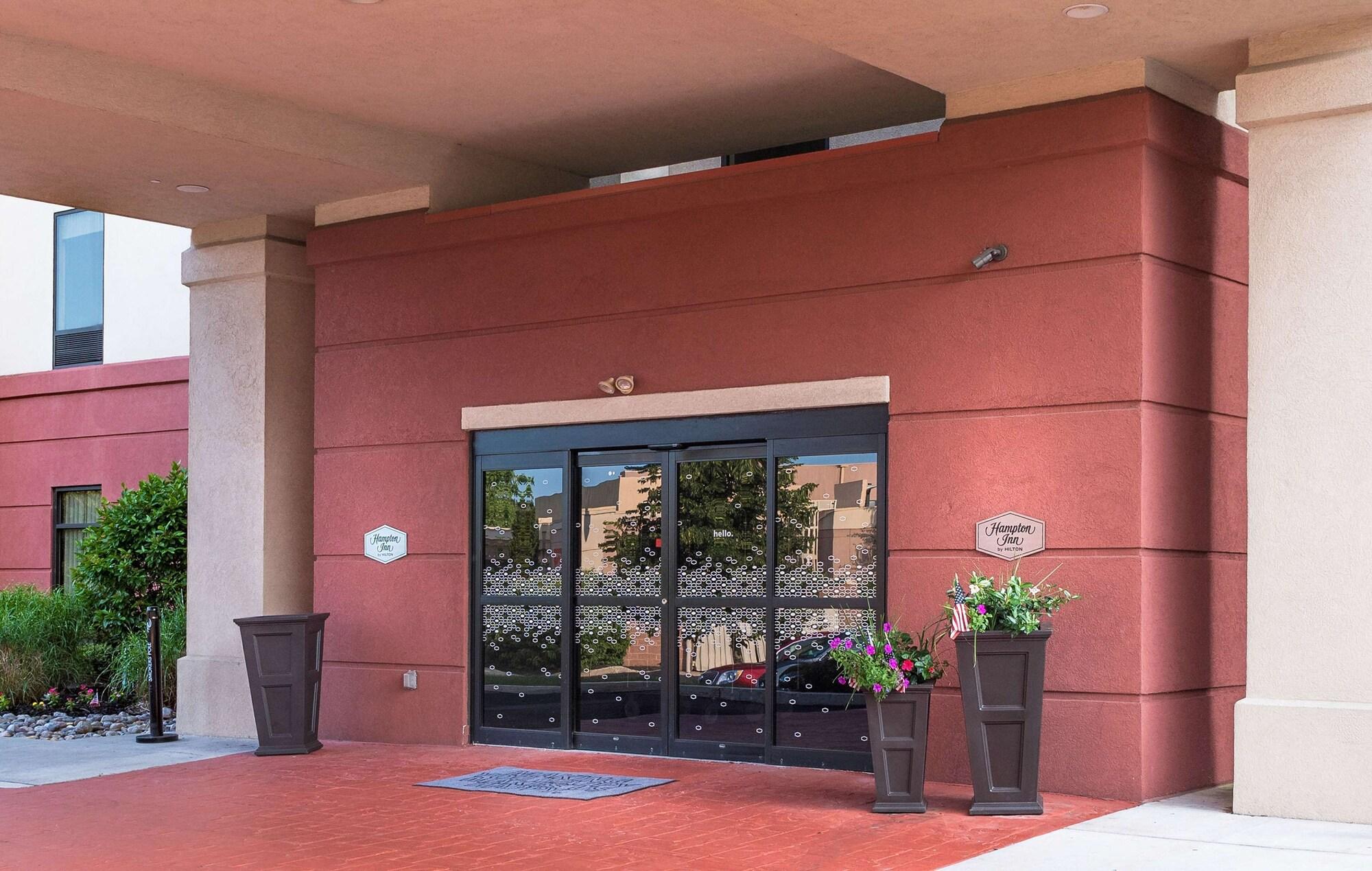 Vista Exterior Hampton Inn Doylestown