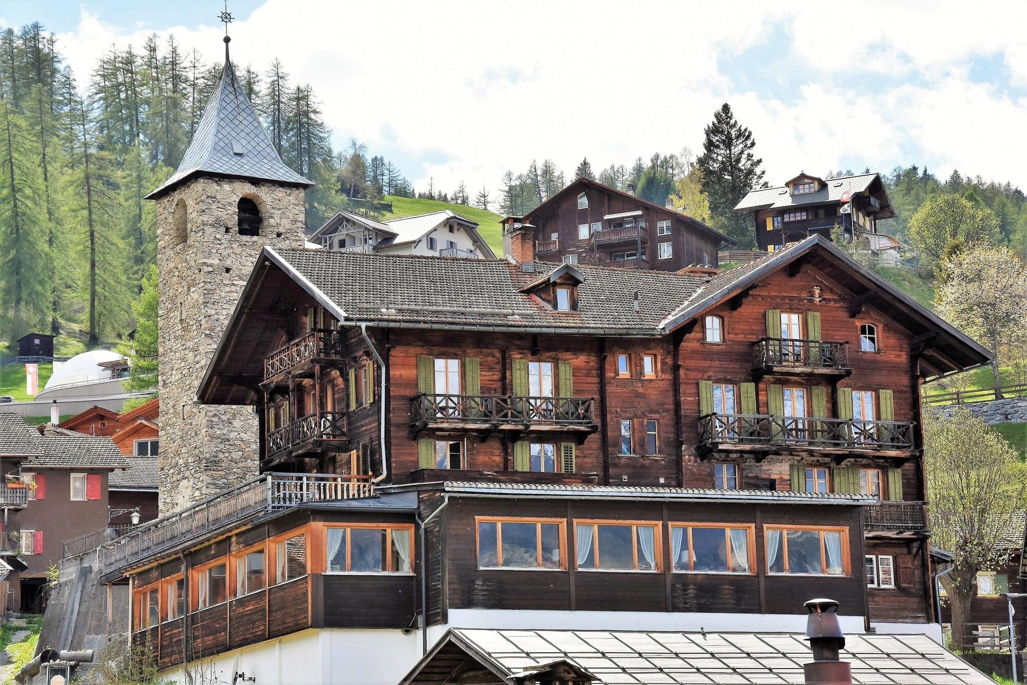 Varios The Alpina Lodge