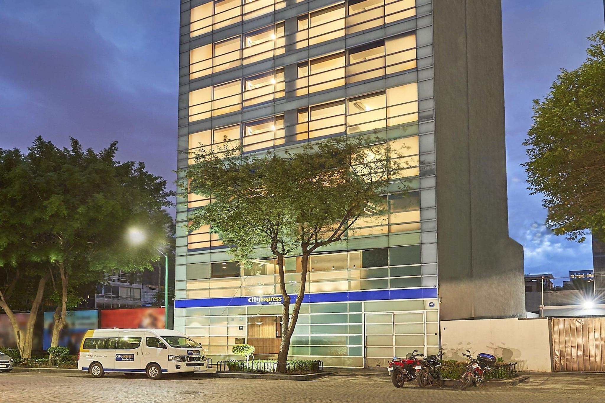 Vista Exterior City Express by Marriott Ciudad de México EBC Reforma