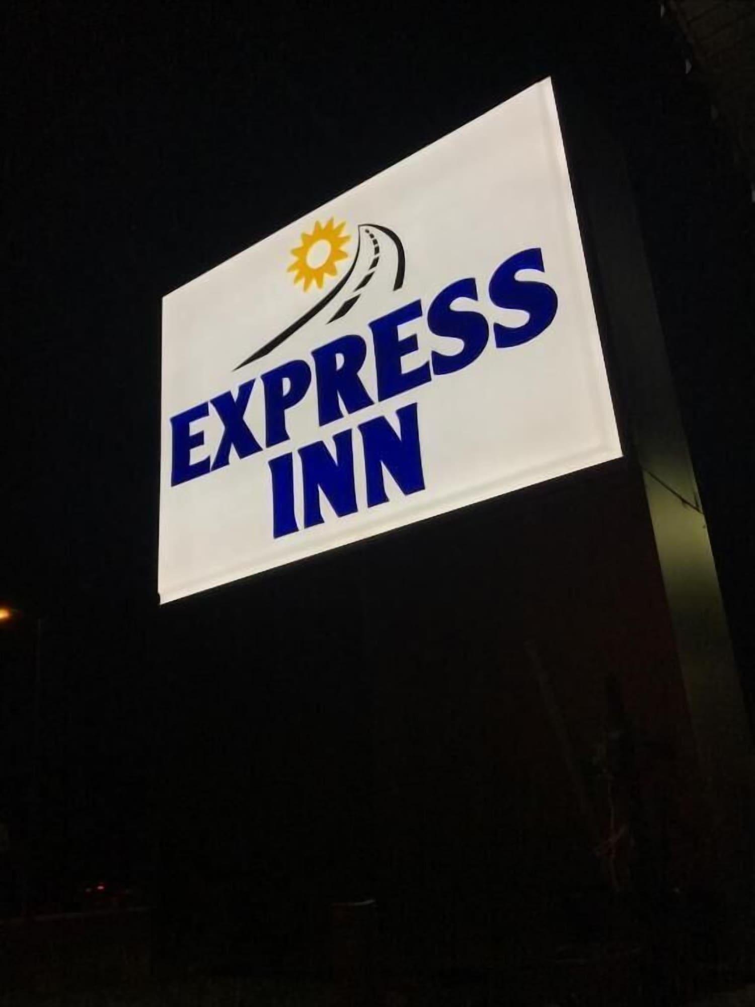 Vista da fachada Express Inn