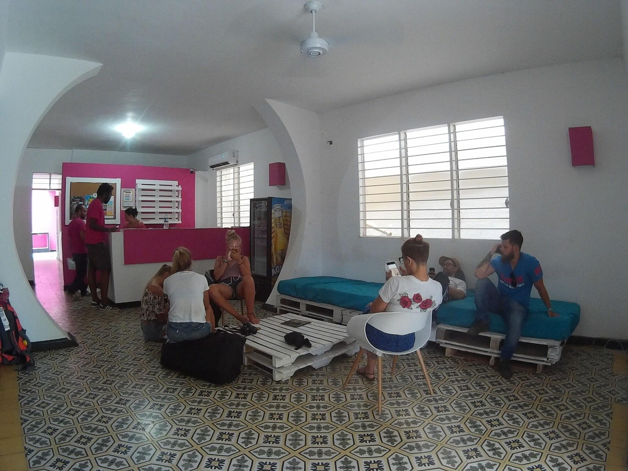 Vista Lobby Hostel Fatima Beach - Adults Only