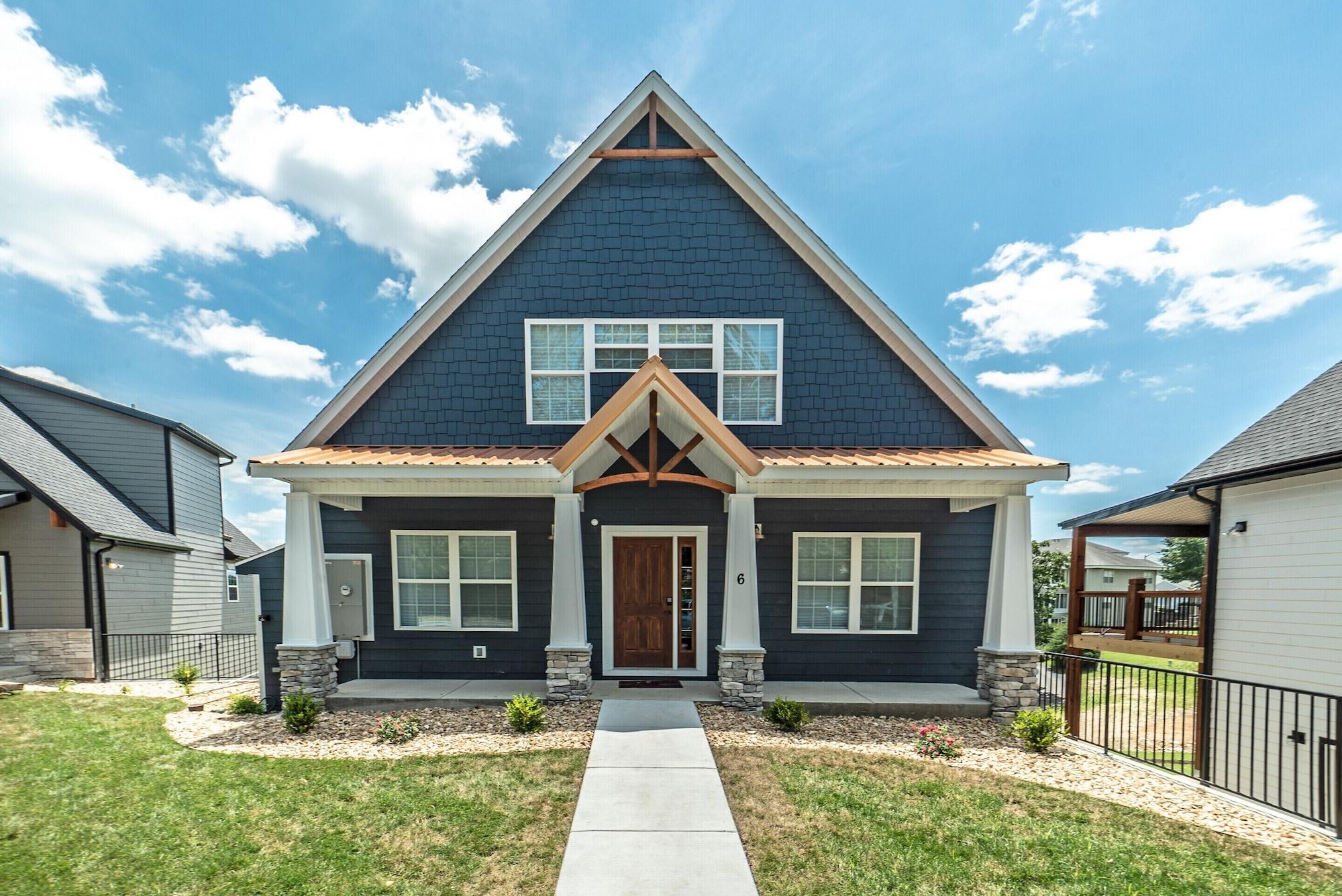 Varios Reunion Lodges at Thousand Hills