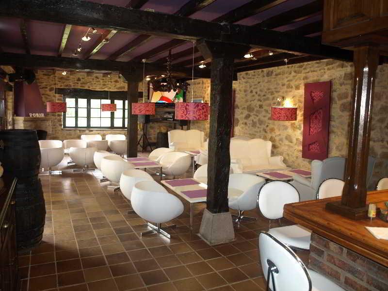 Bar/Salón Hosteria el Pomar