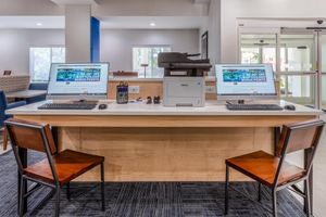 Alojamiento - Holiday Inn Express Hotel & Suites Charlotte Arrowood by IHG