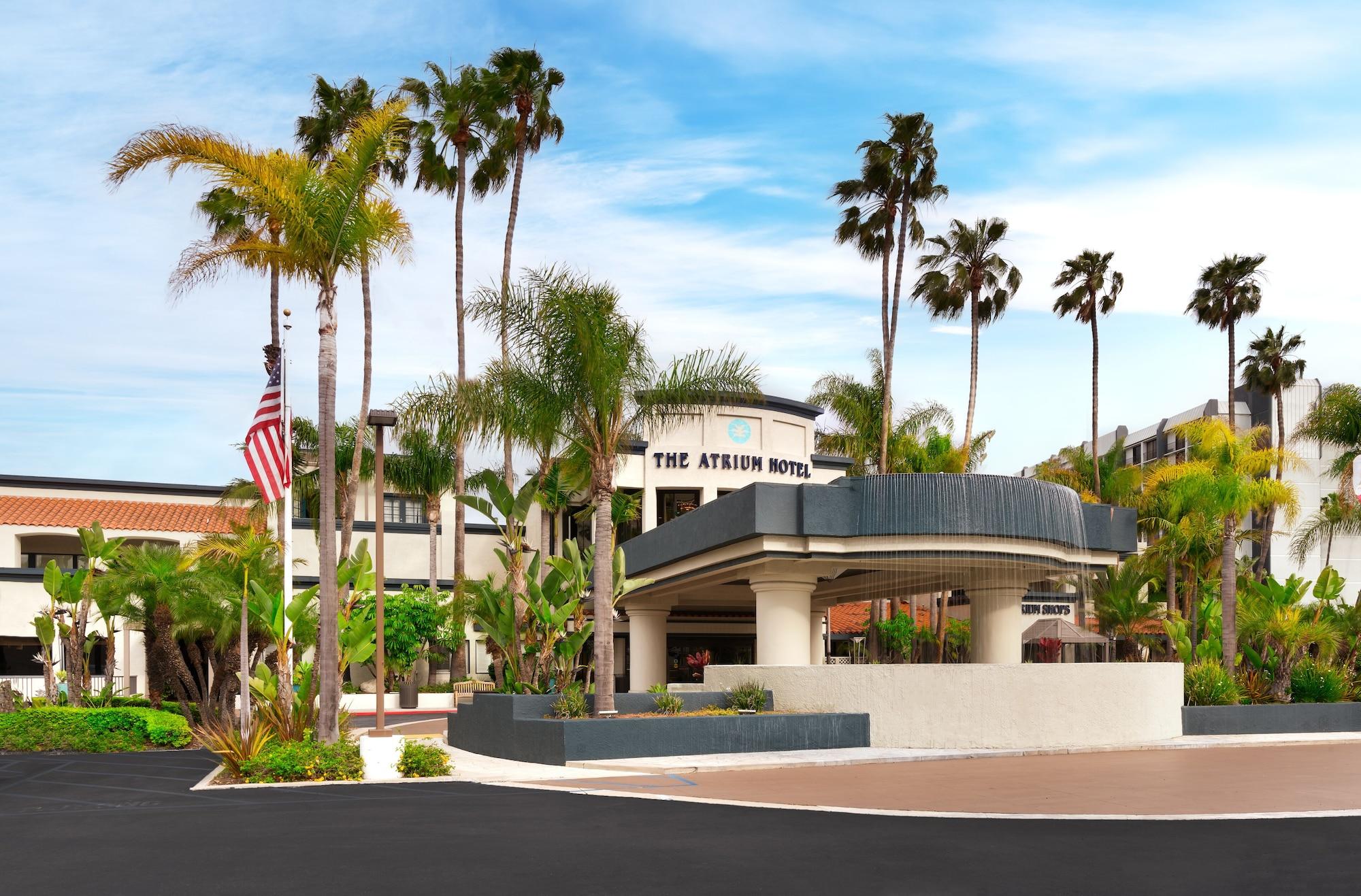 Vista Exterior Atrium Hotel at Orange County Airport