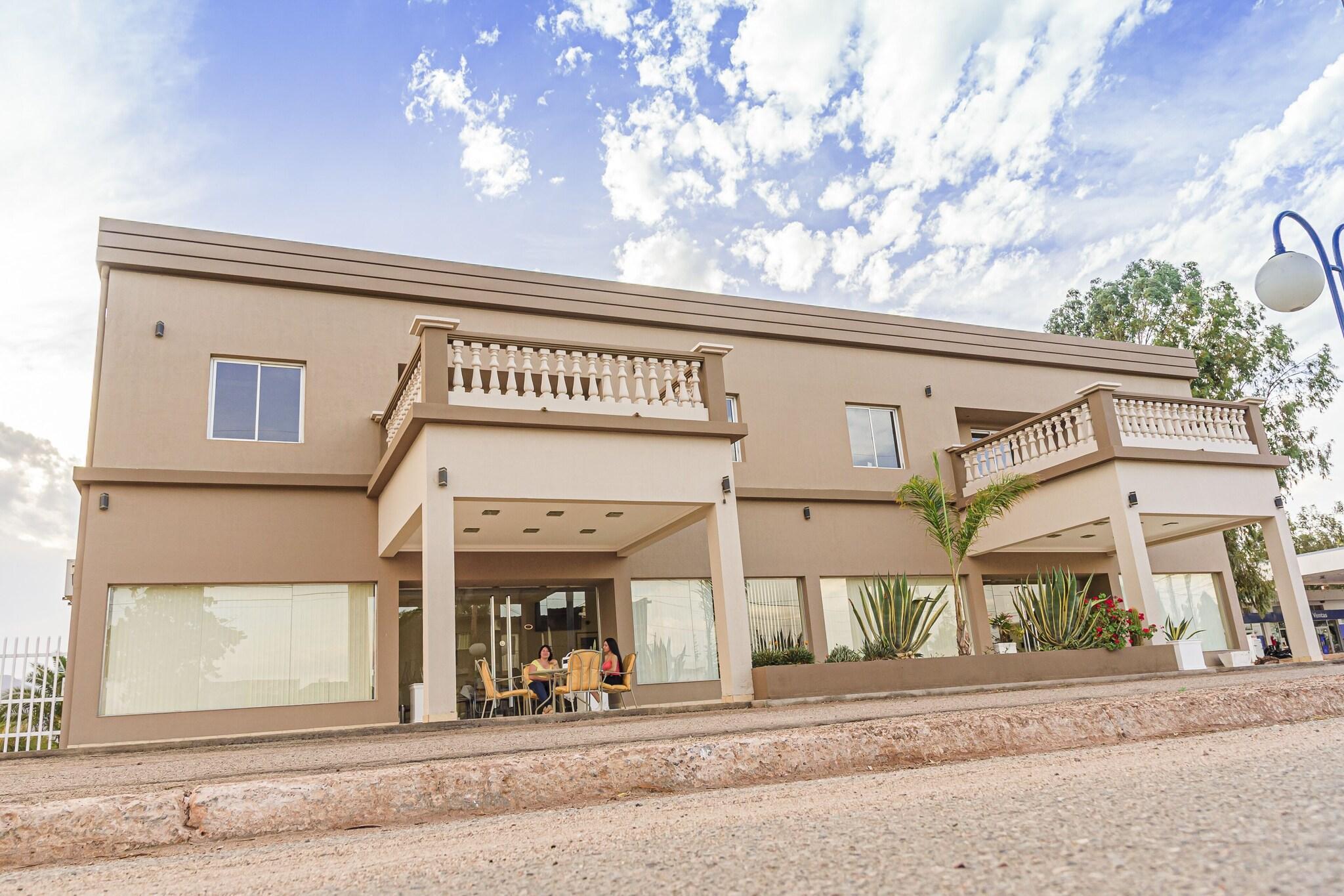 Vista Exterior Hotel Cuesta De Miranda