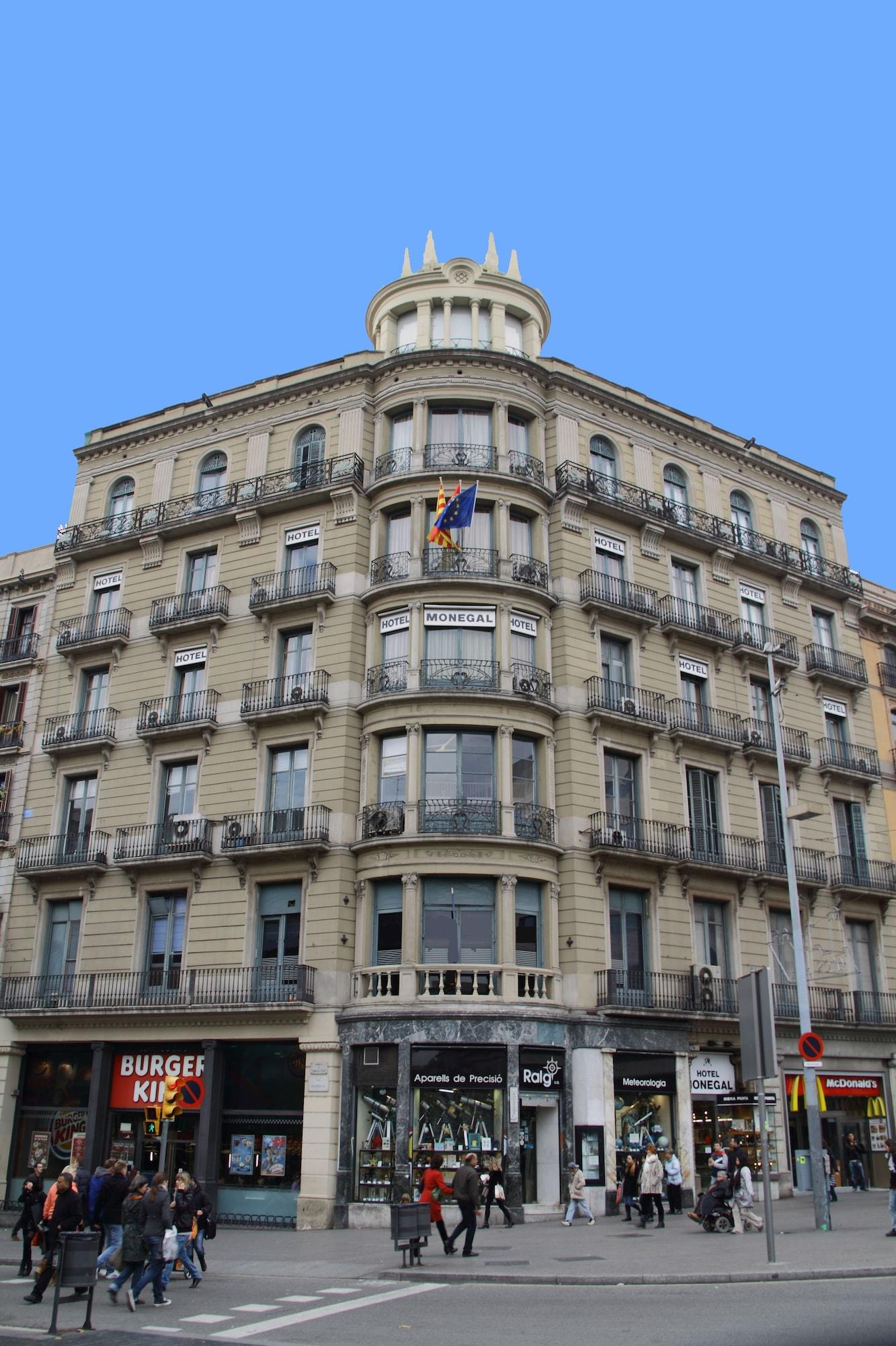 Vista Exterior Hotel Monegal