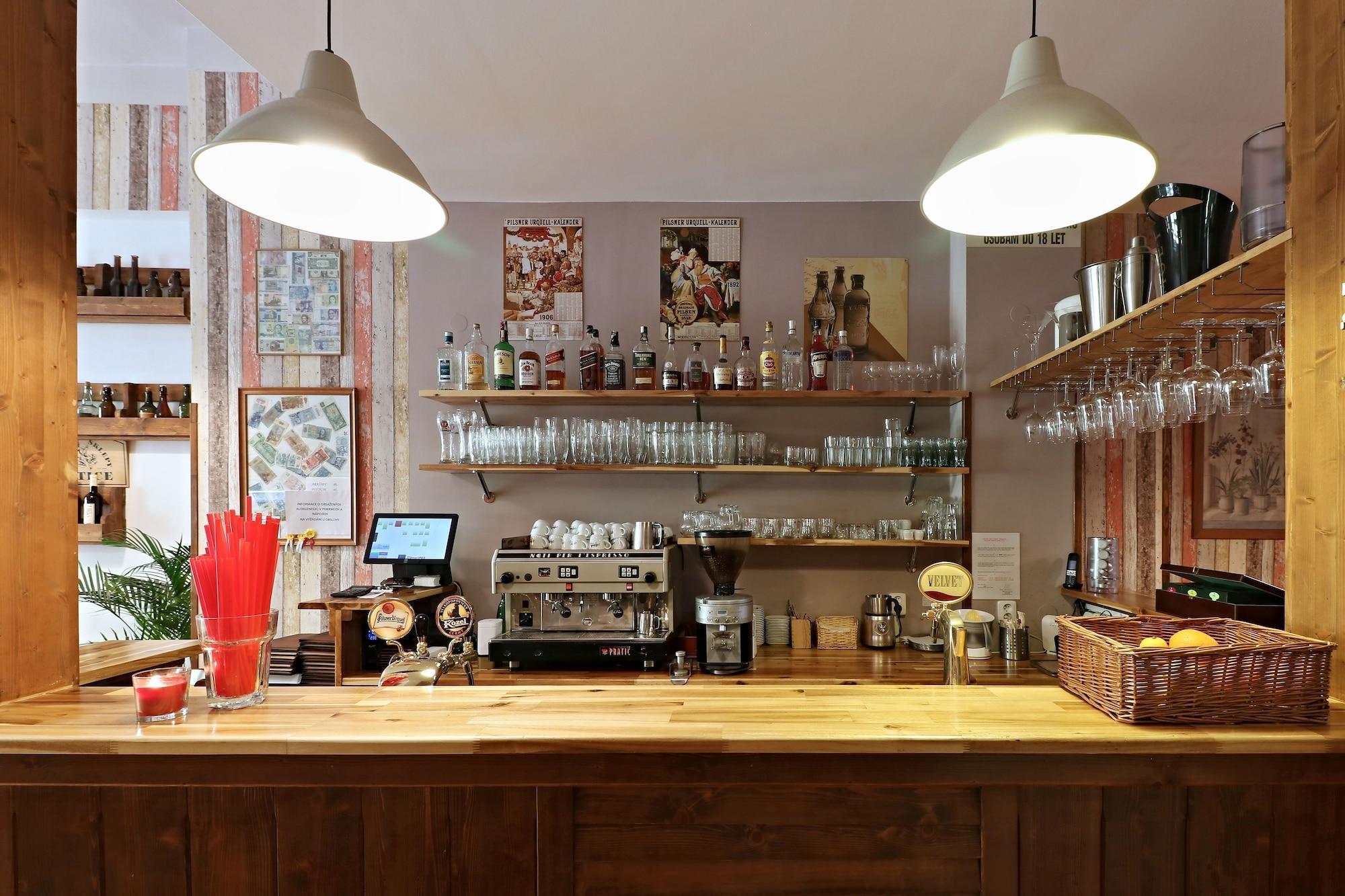 Bar/Salón Hotel Romania