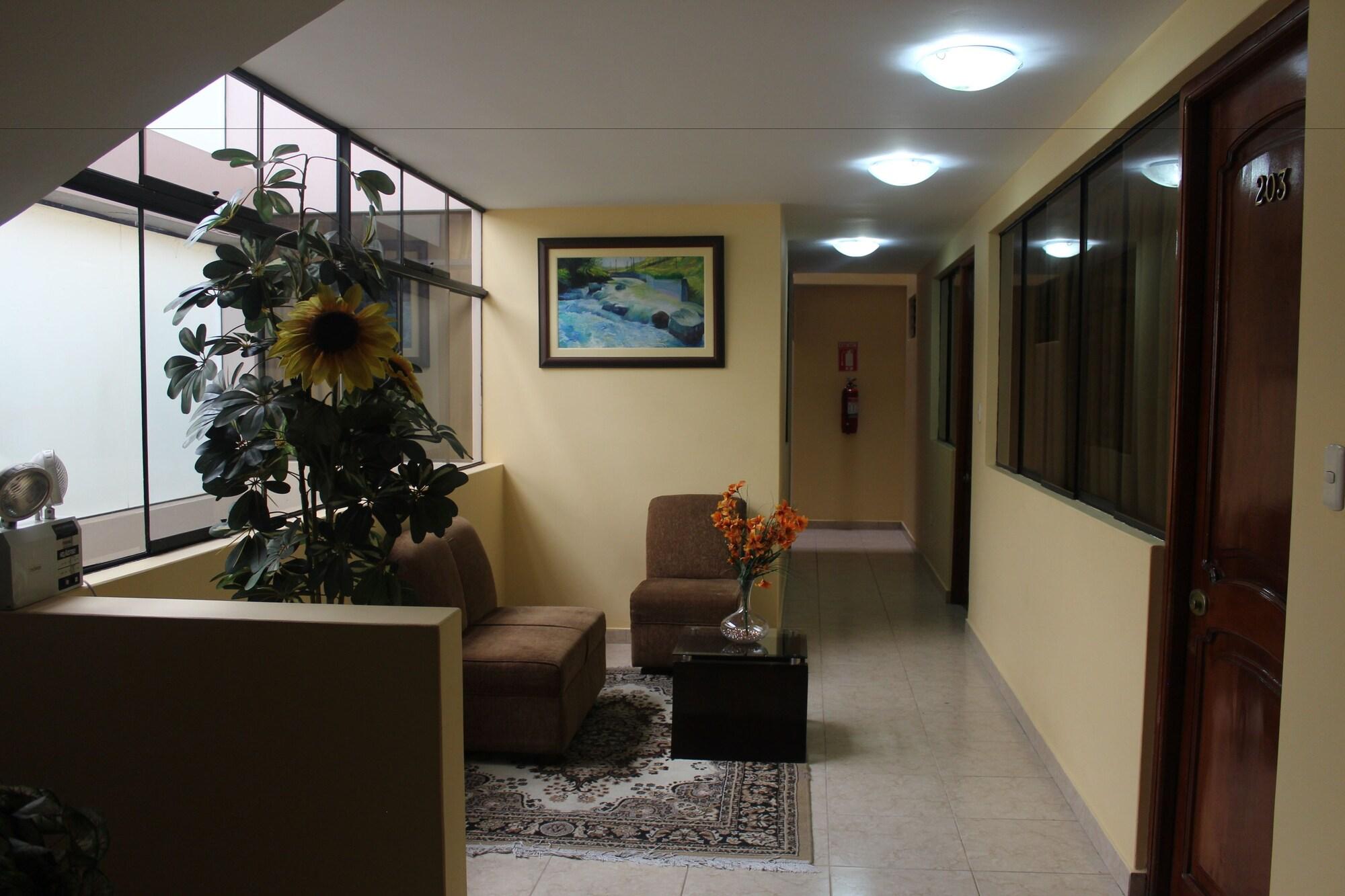 Varios Retamas Hotel