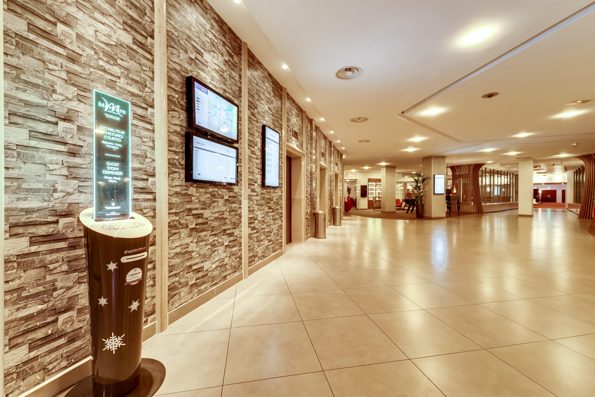 Vista Lobby Mercure Paris CDG Airport & Convention