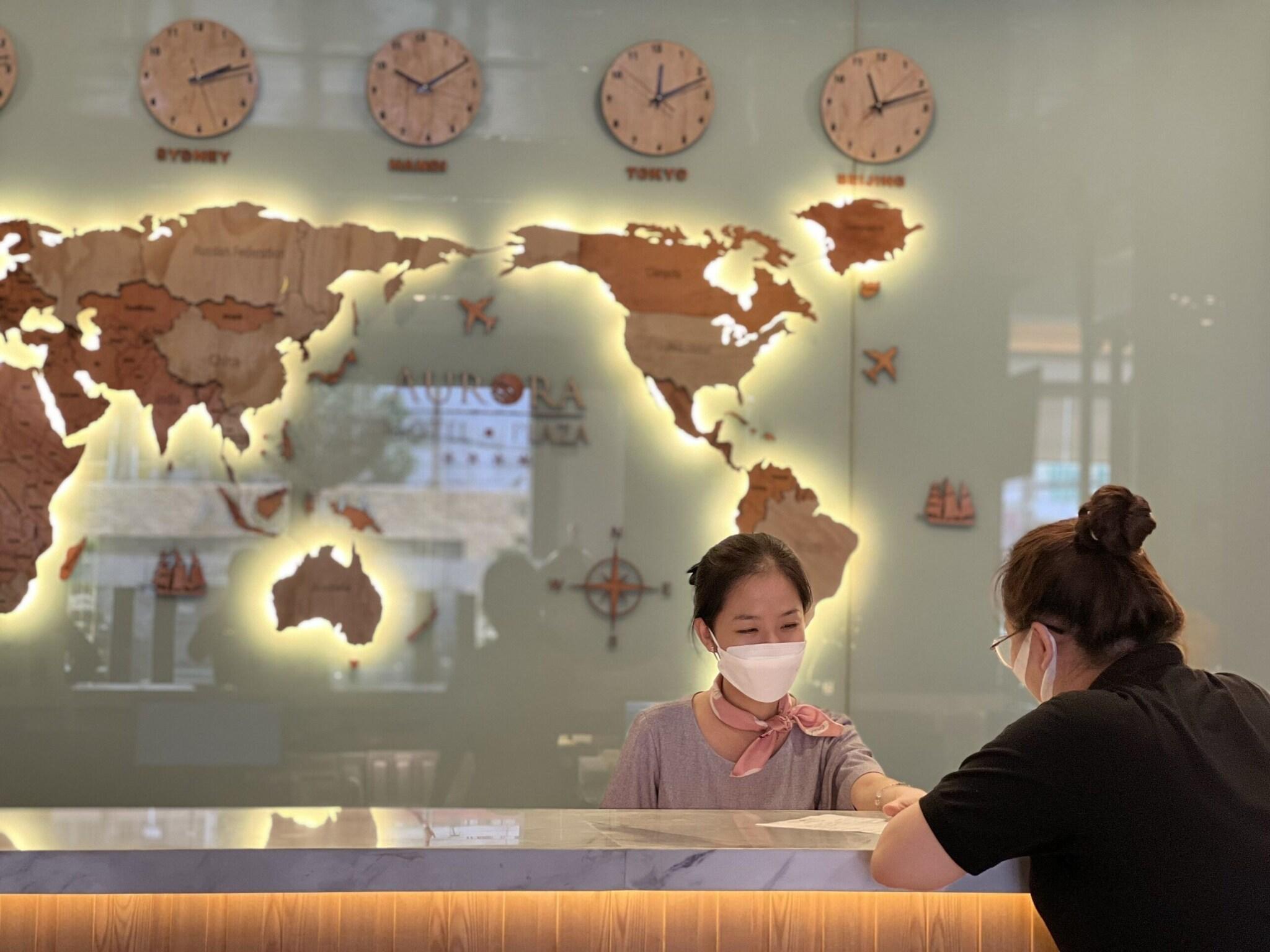 Vista Lobby Aurora Hotel Plaza