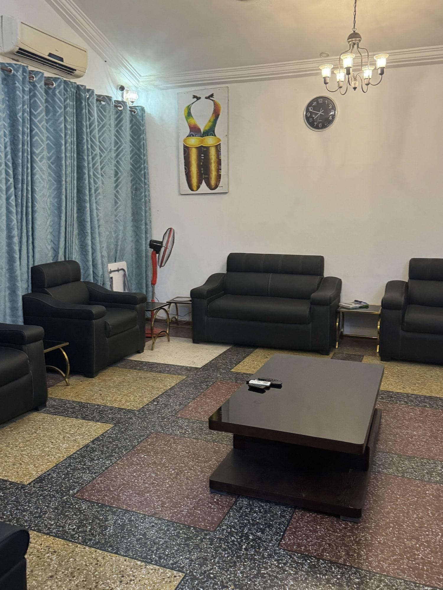 Comodidades del Alojamiento LaRosa Executive Guest House