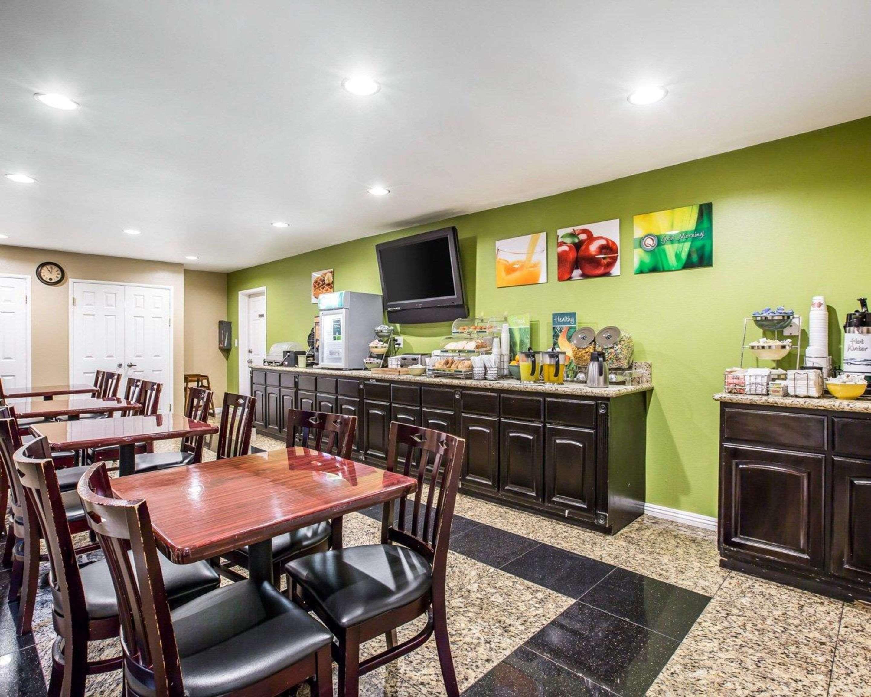 Restaurant Quality Inn & Suites Thousand Oaks - US101