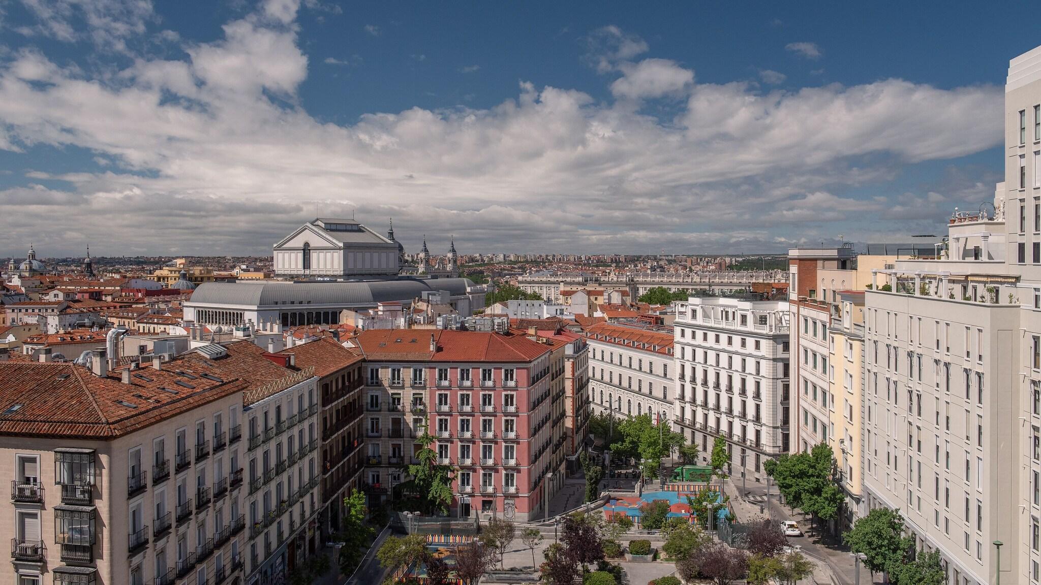 Vista Exterior Aloft by Marriott Madrid Gran Via
