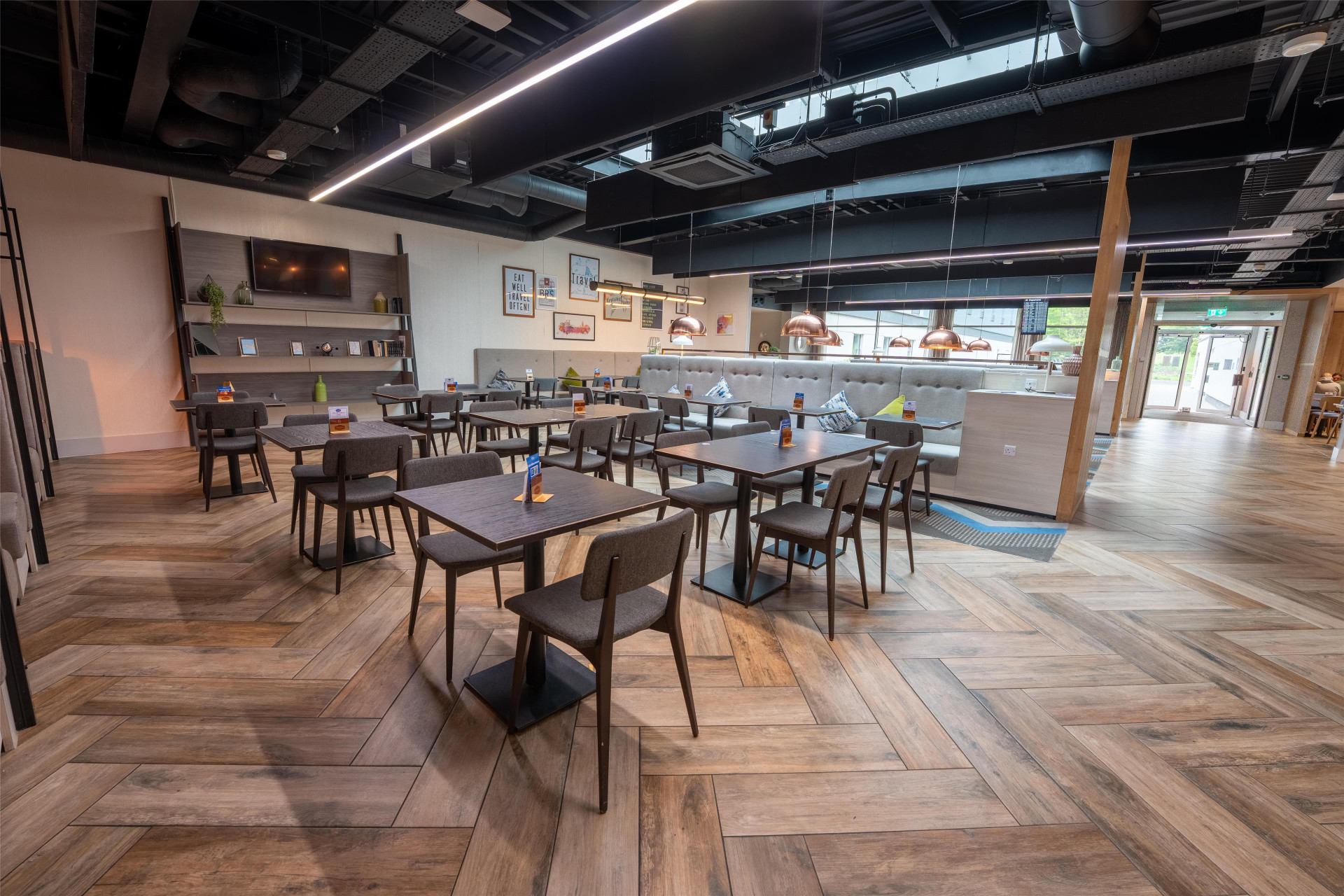 Vista Exterior Hampton by Hilton Bristol Airport