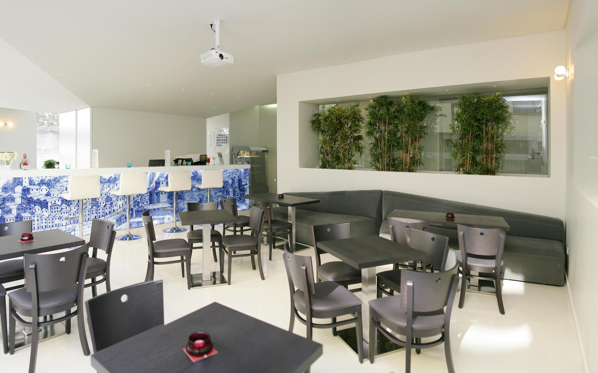Bar/Salón TRYP by Wyndham Porto Centro Hotel