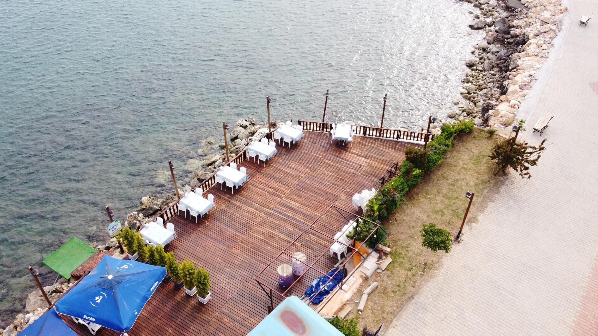 Vista Exterior Mose Restoran Motel Beach