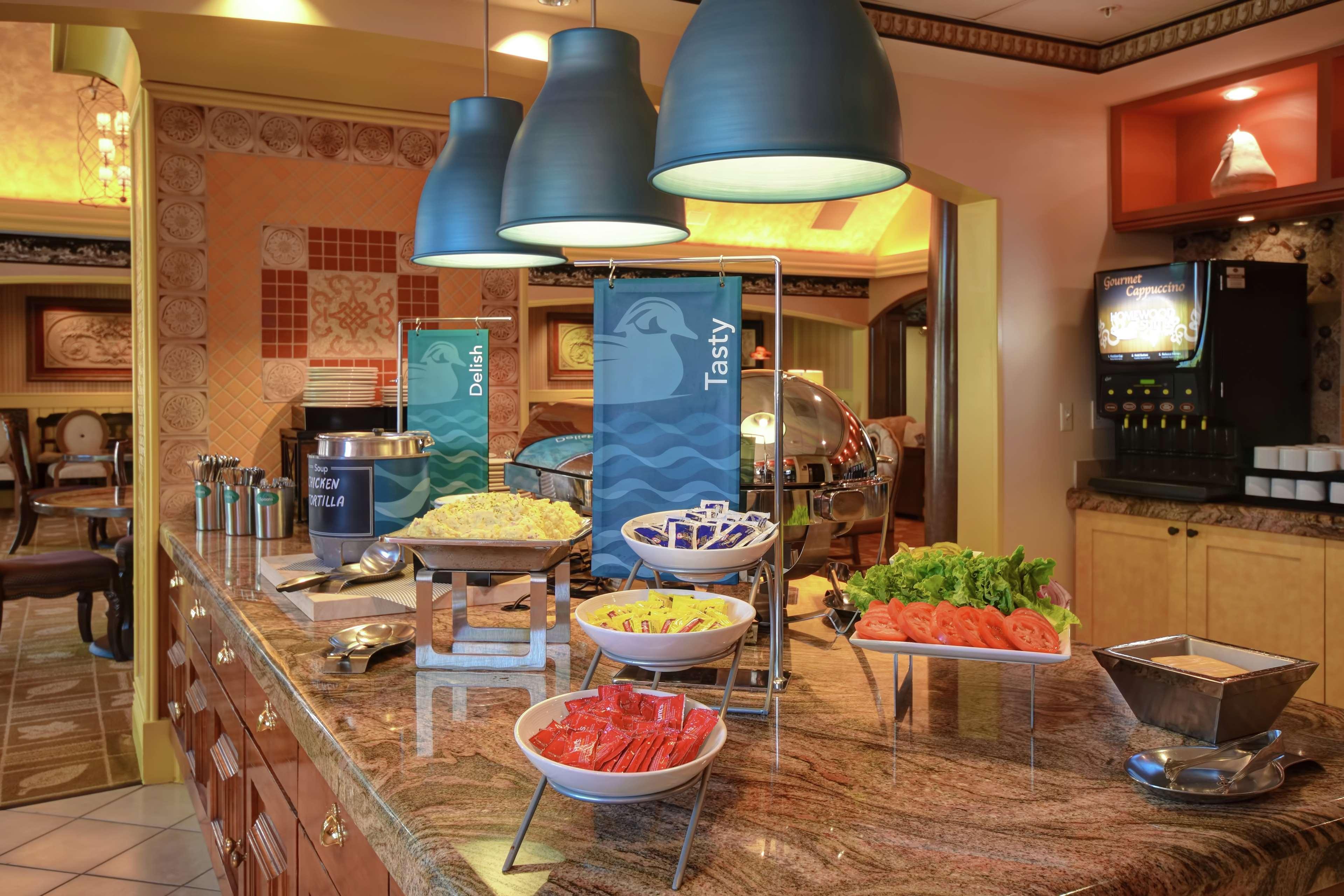 Restaurant Homewood Suites by Hilton at The Waterfront