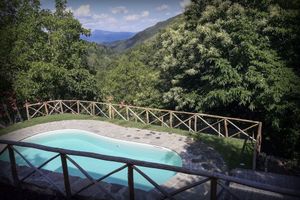 Alquiler Vacacional - Purgatorio house, a typical Tuscan structure with pool, surrounded by nature.