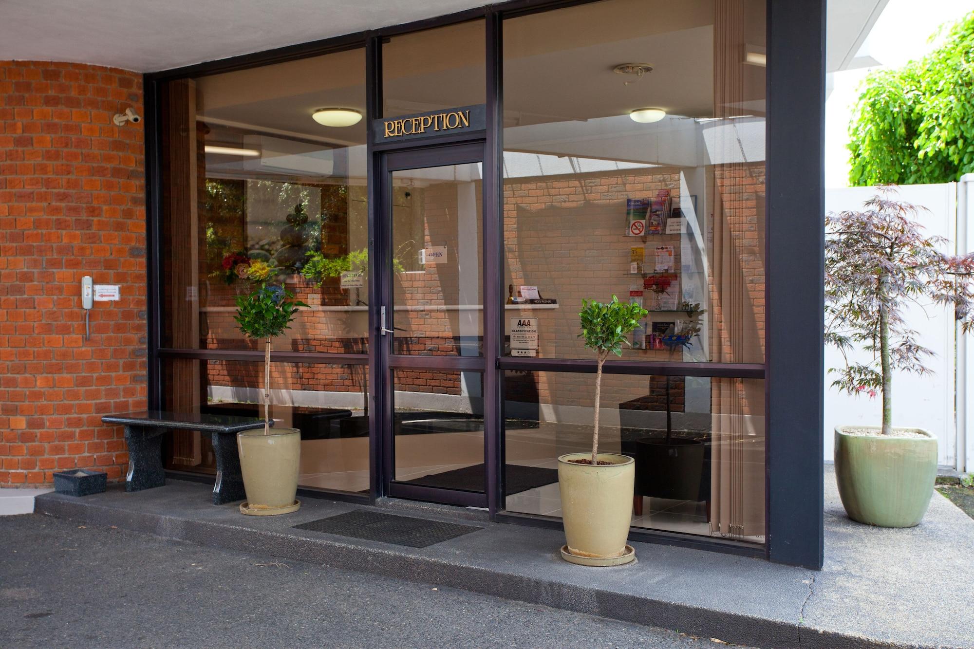 Vista Exterior Connells Motel & Serviced Apartments