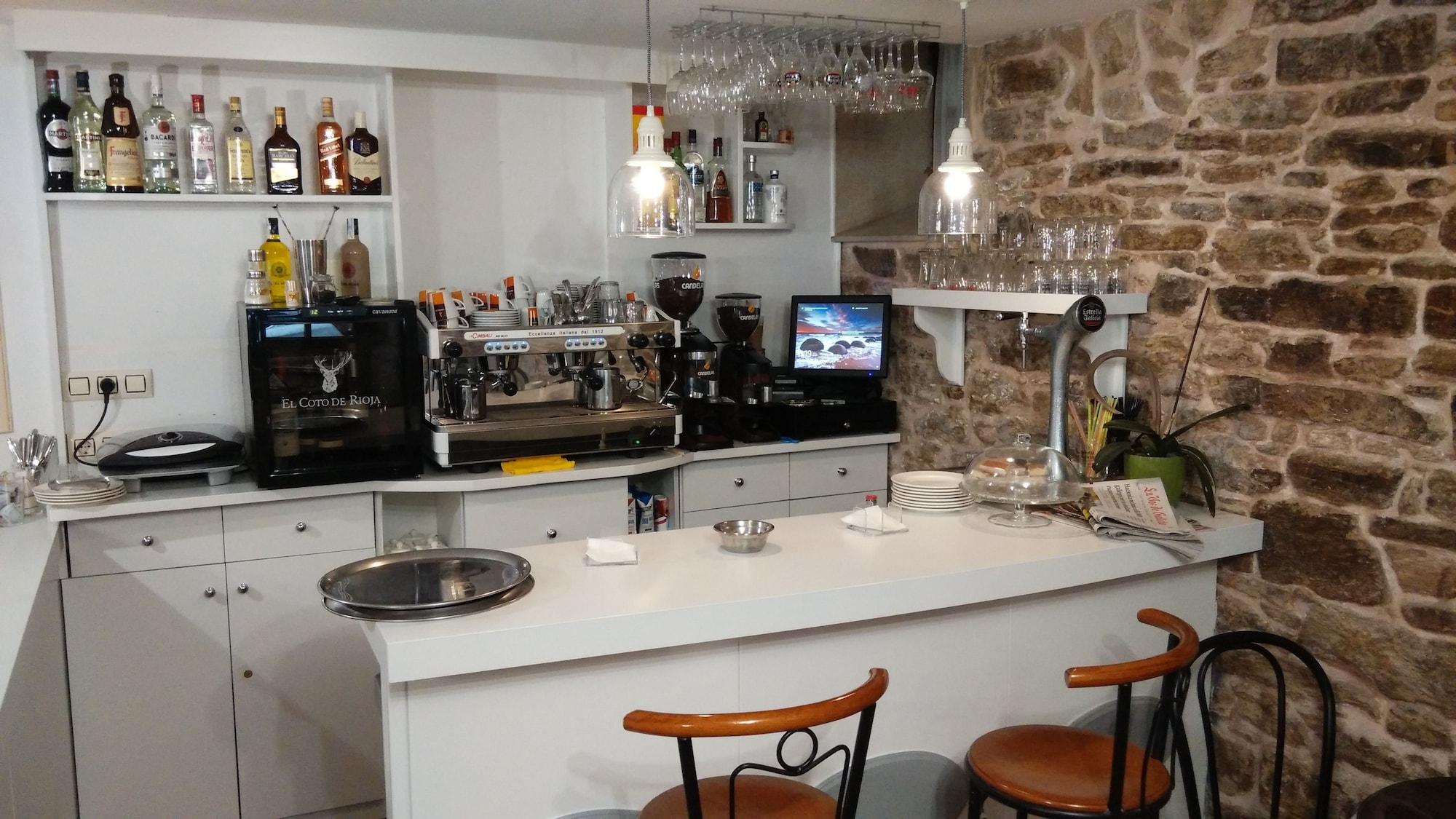 Bar/Salón Sete Artes by Como en Casa