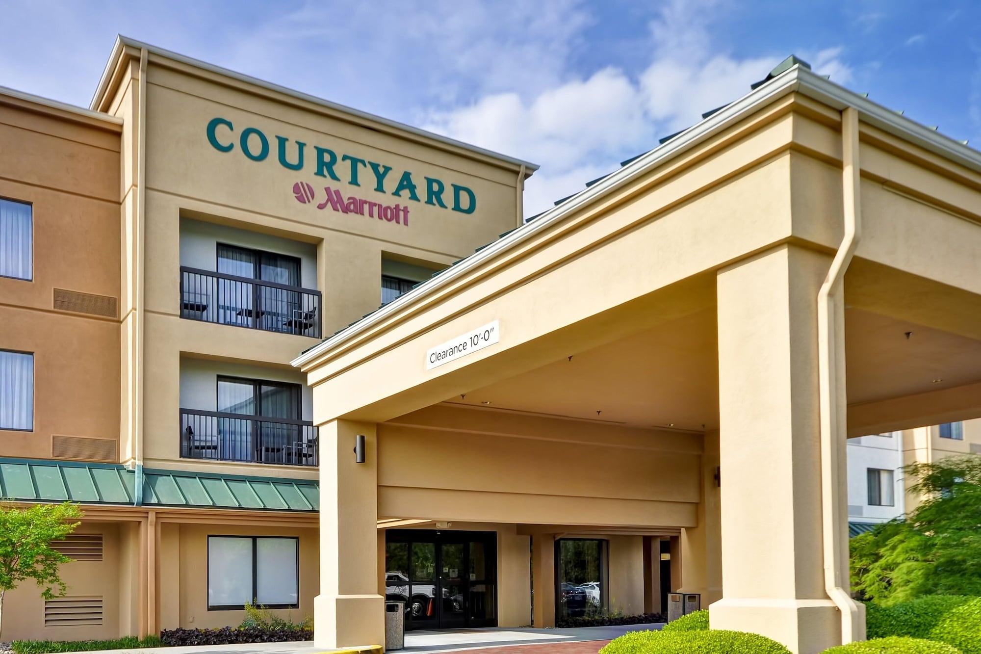 Vista Exterior Courtyard by Marriott Dalton