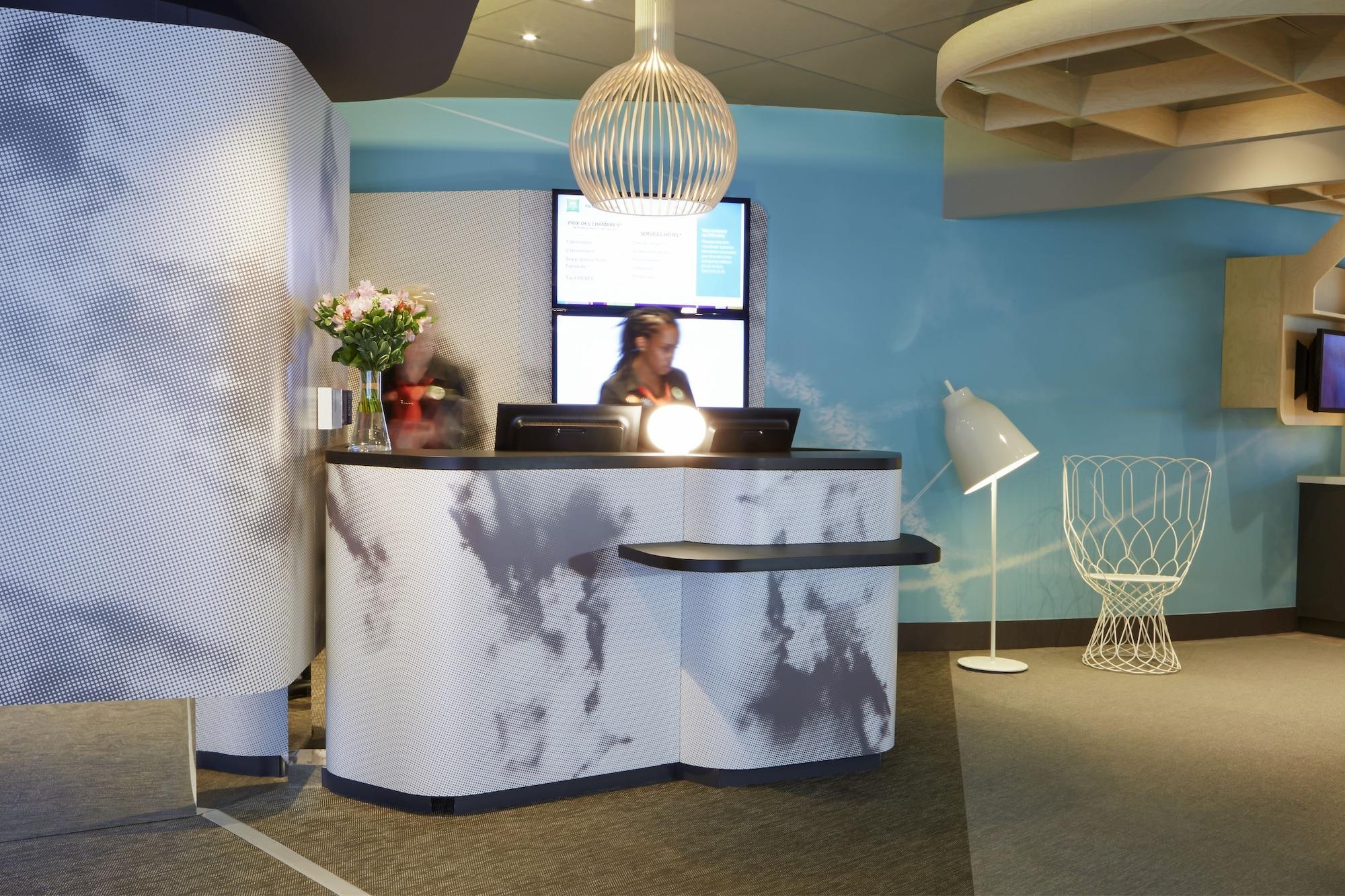 Vista Lobby Ibis Styles Paris Charles de Gaulle Airport