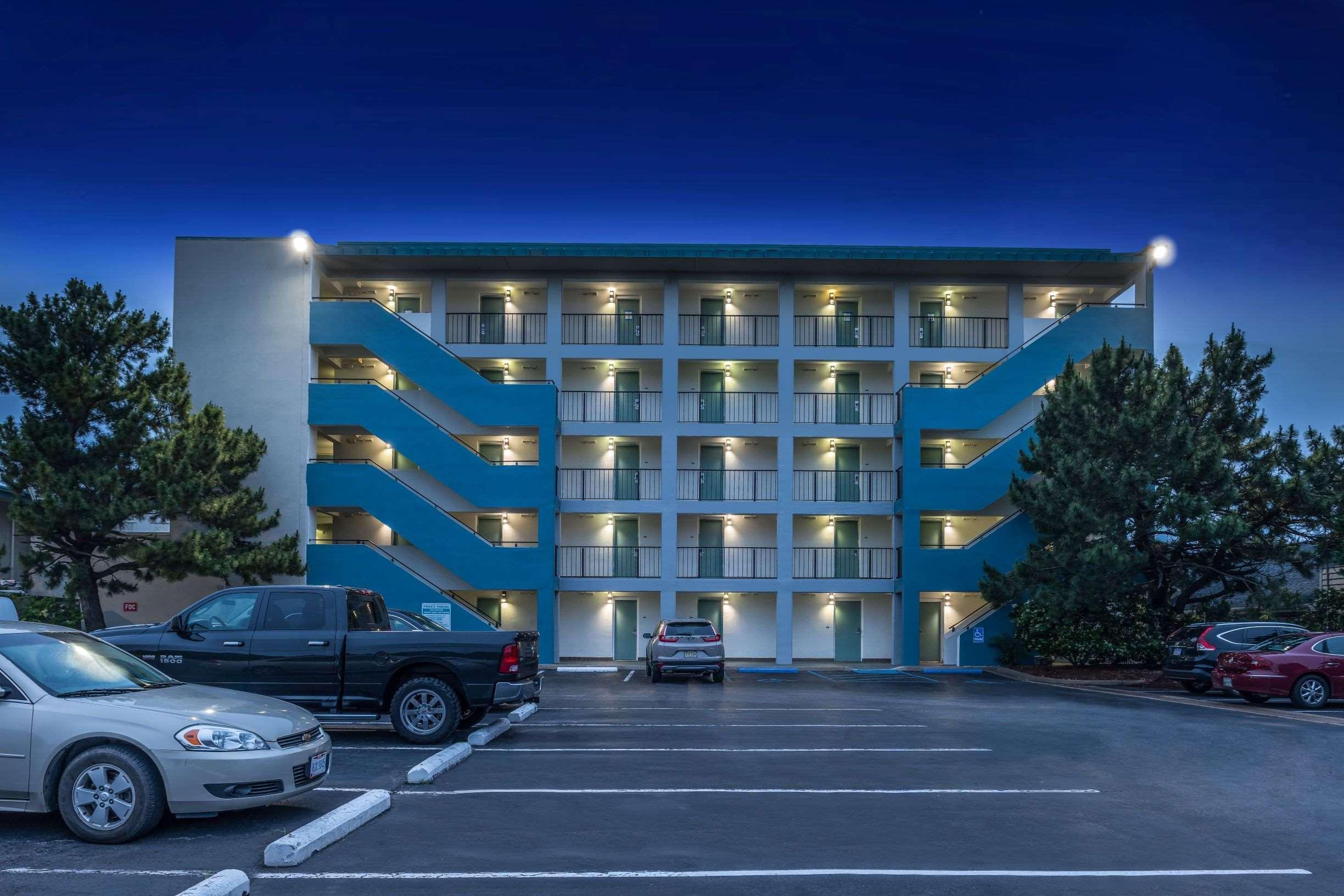 Vista Exterior Best Western Plus Holiday Sands Inn & Suites