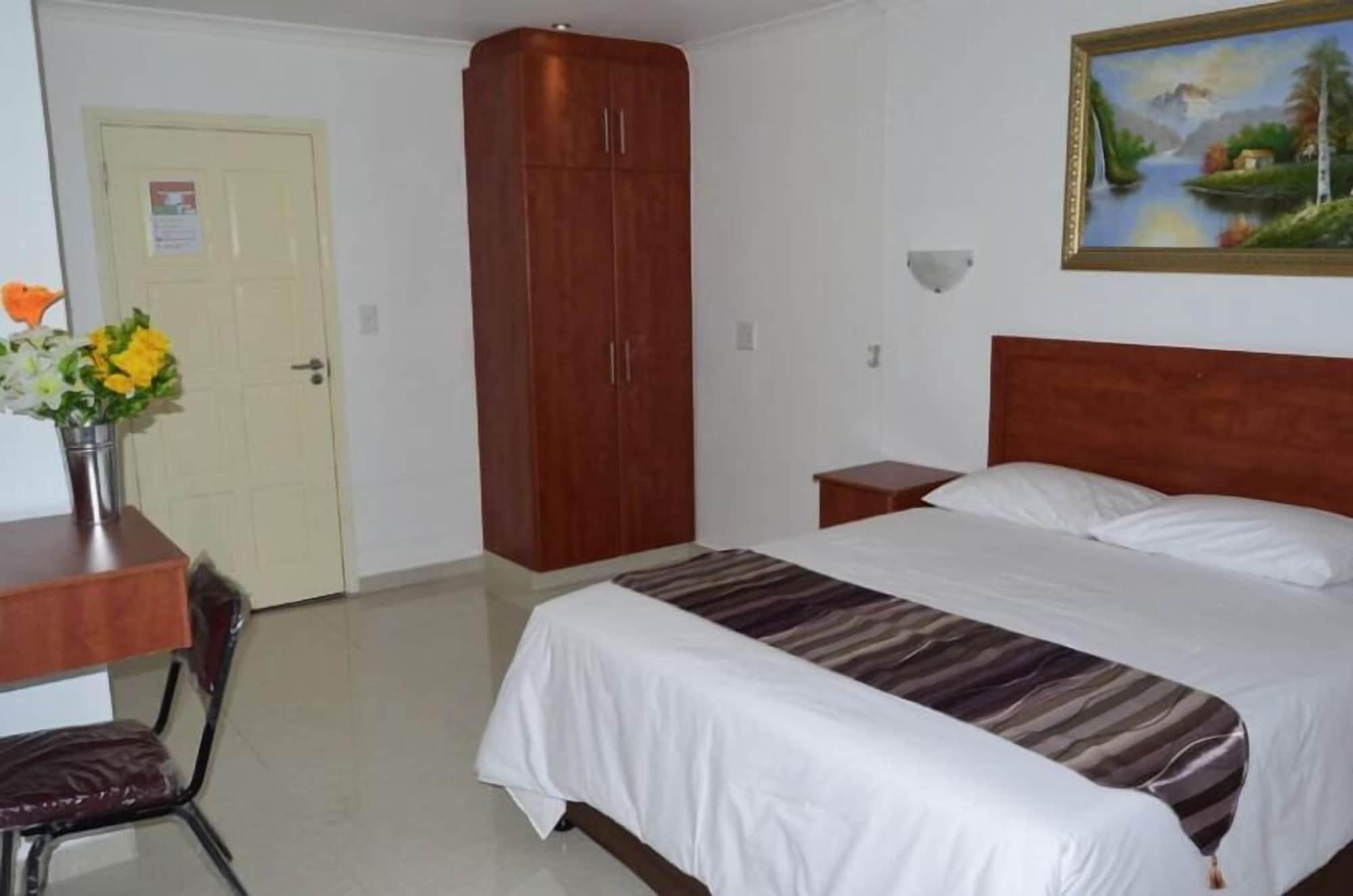 Varios Royal Ushaka Hotel Seaview