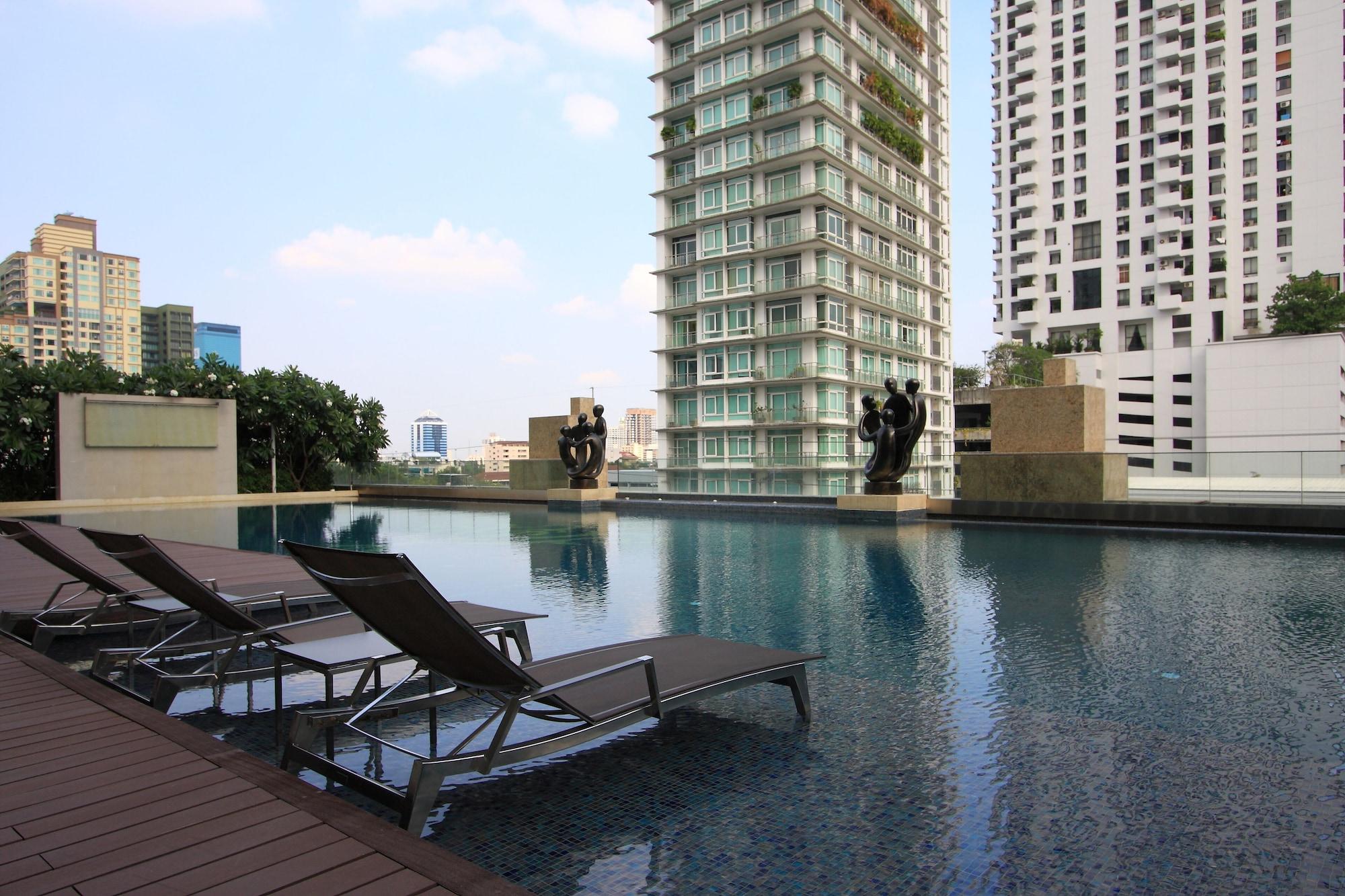 Varios IVY THONGLOR 55