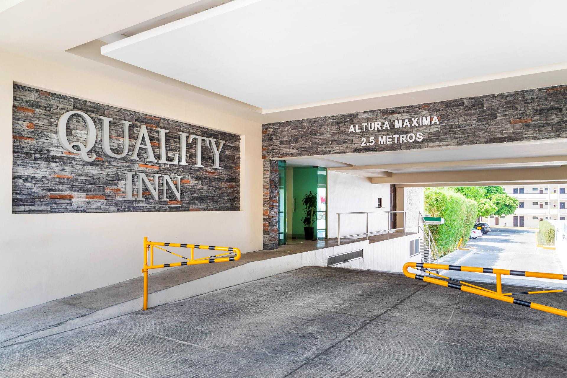 Vista Exterior Eco City Hoteles