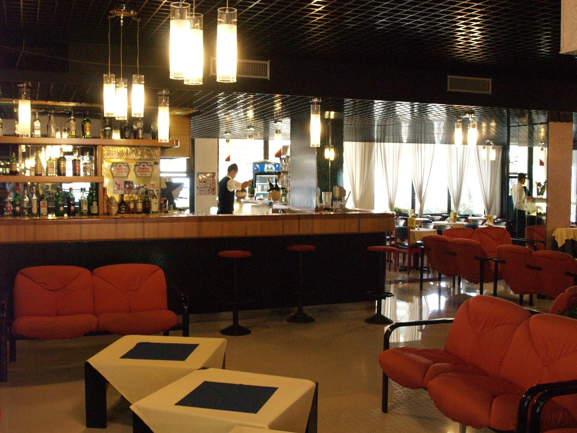 Bar/Salón Hotel Caravelle & Minicaravelle