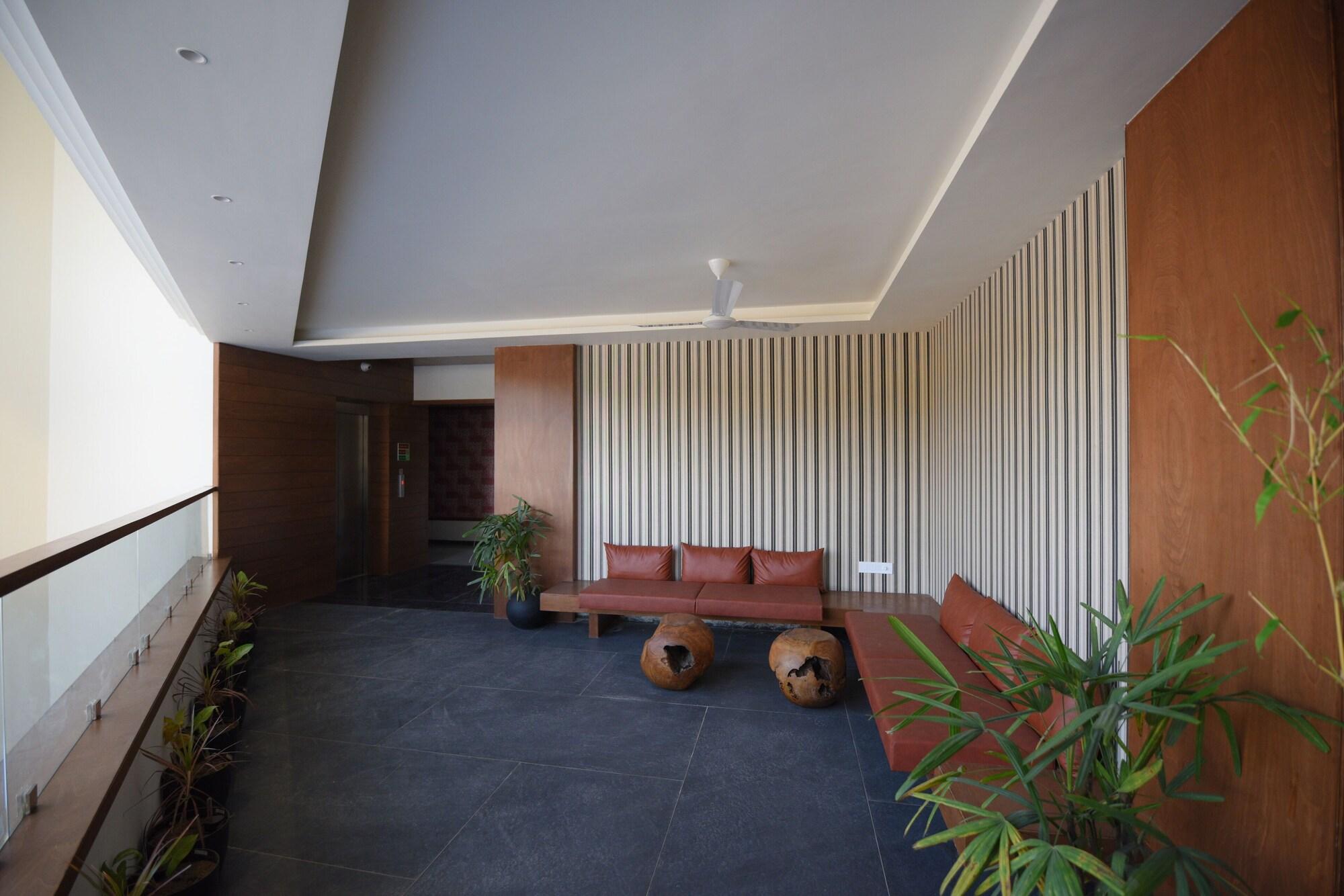 Vista Lobby Hotel The Pramukh by Shivalaya Darshanam
