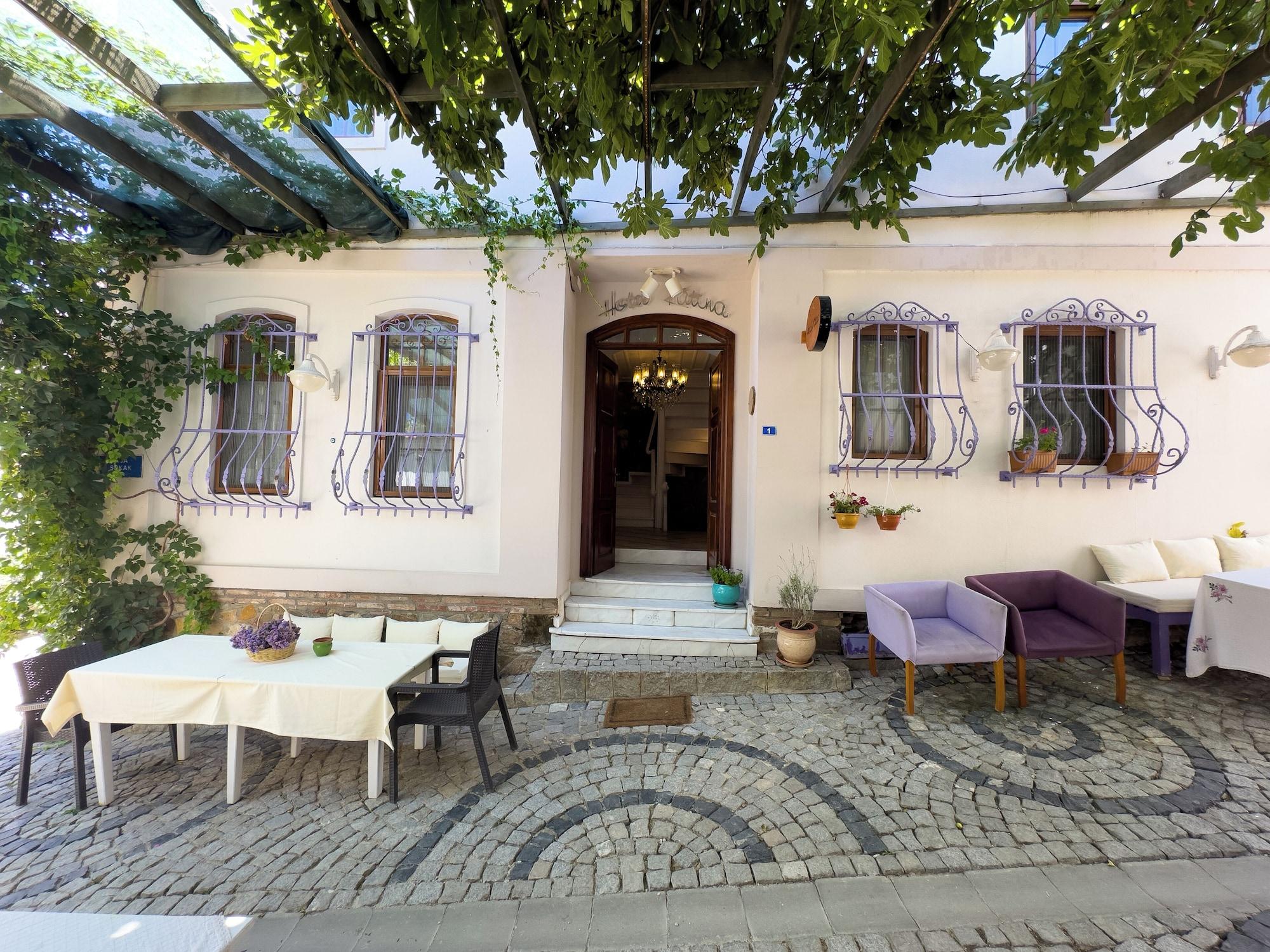 Vista Exterior Hotel Katina
