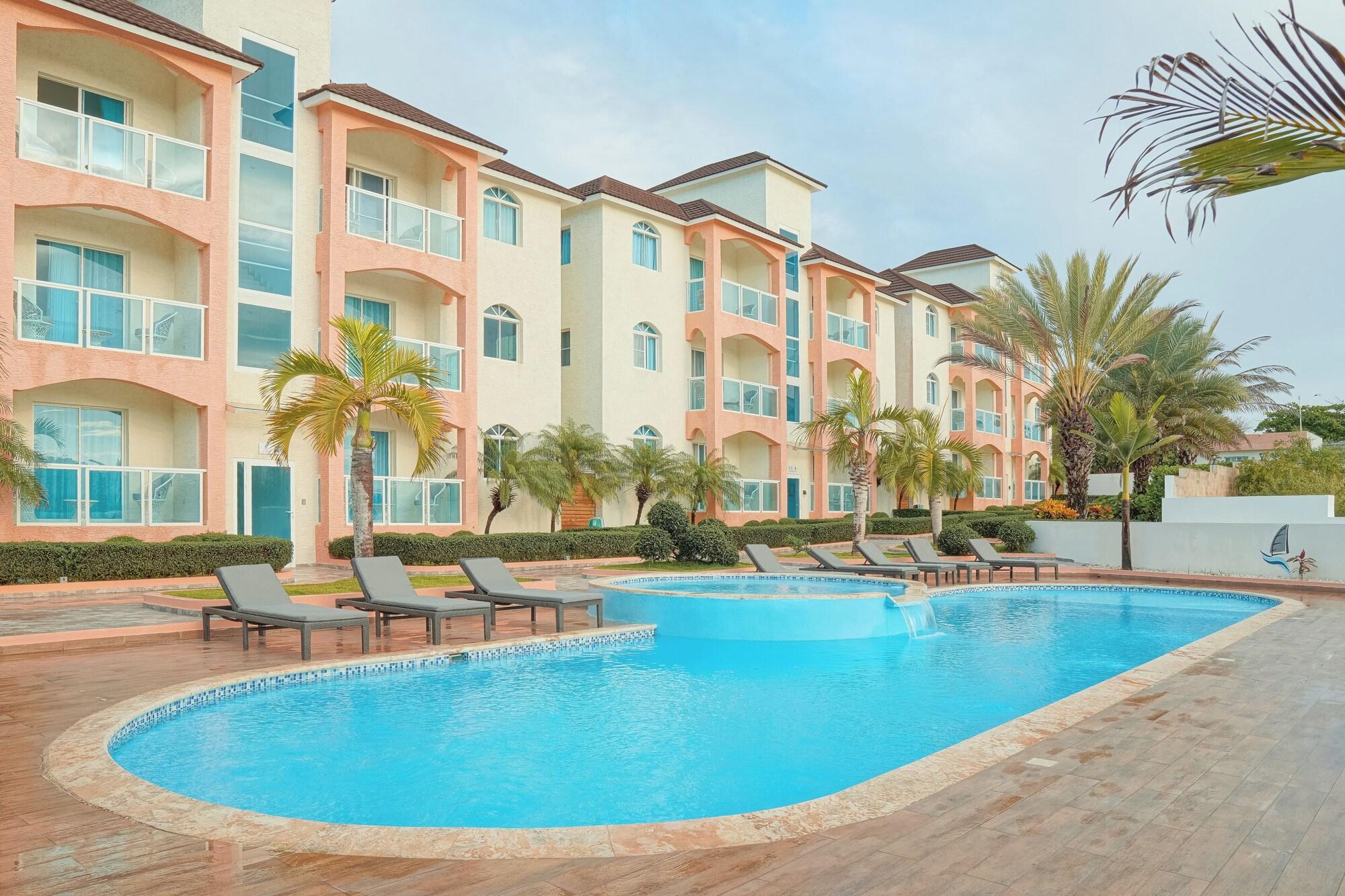 Varios Ria Aparta Hotel