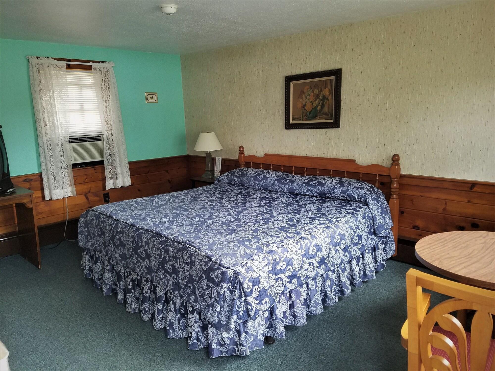 Varios Bass River Motel