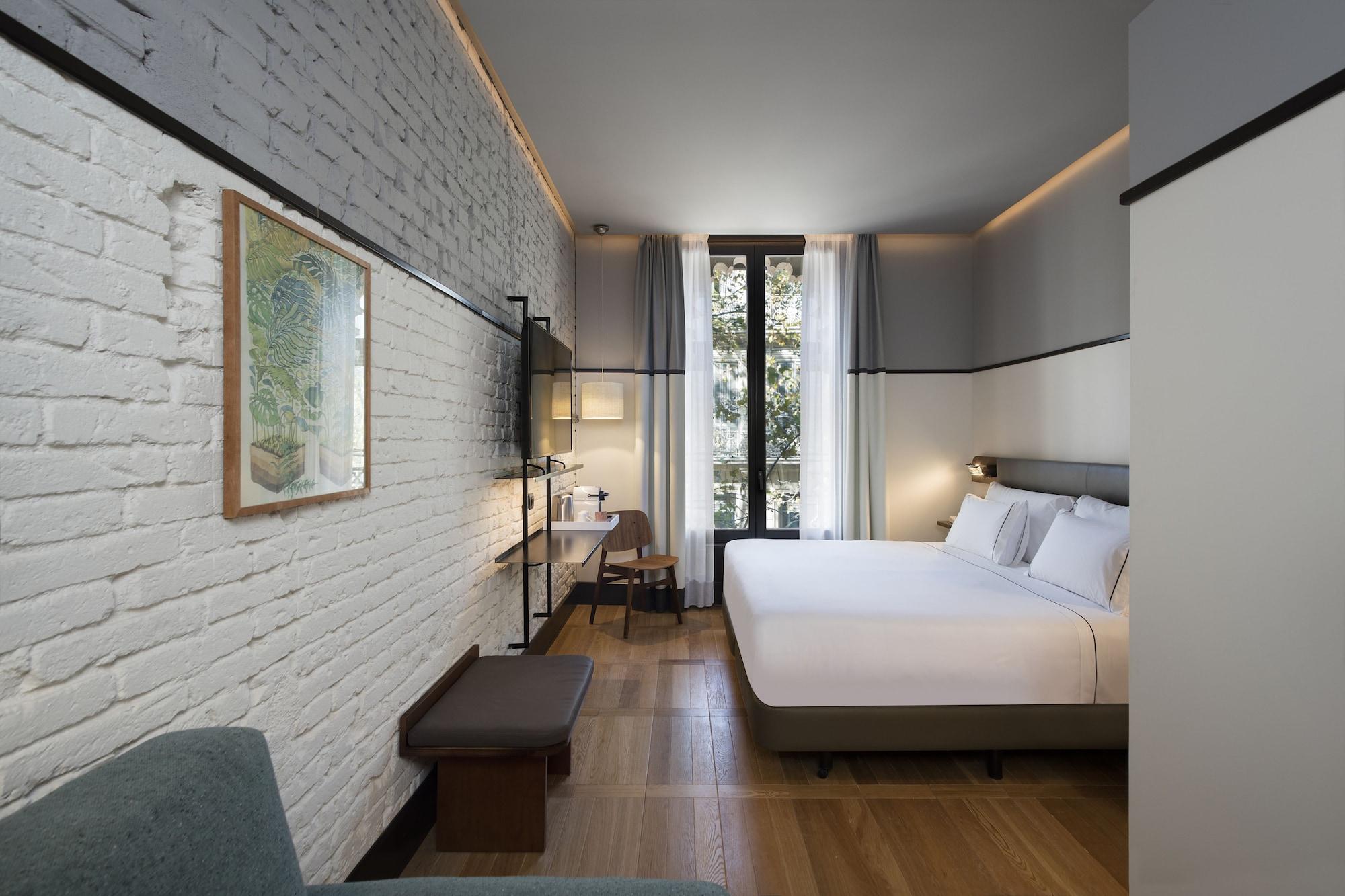 Varios Hotel Praktik Èssens