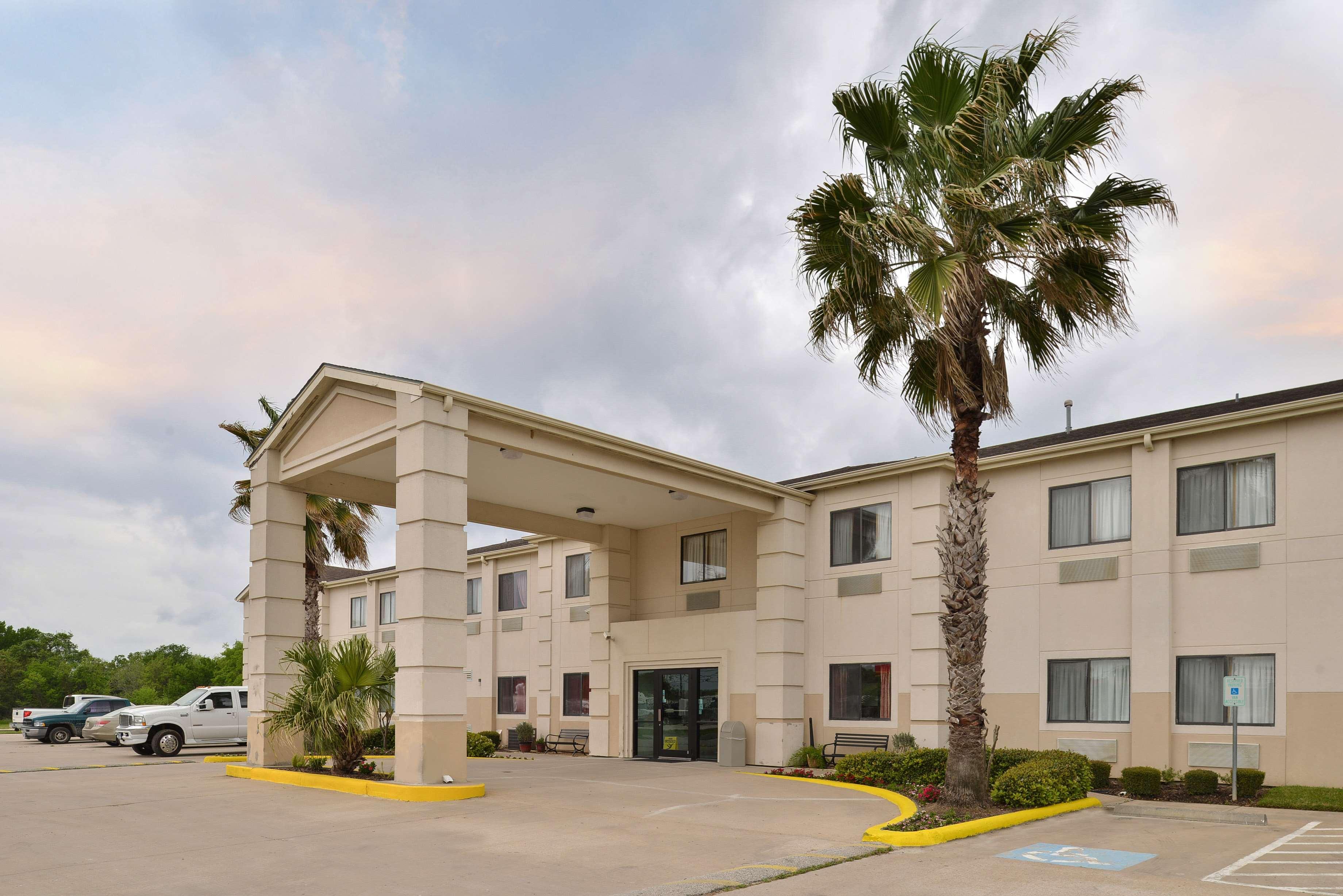 Vista Exterior Americas Best Value Inn Somerville