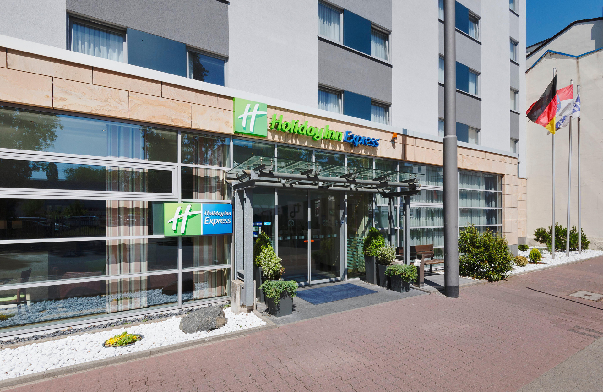Vista Exterior Holiday Inn Express Frankfurt Messe by IHG