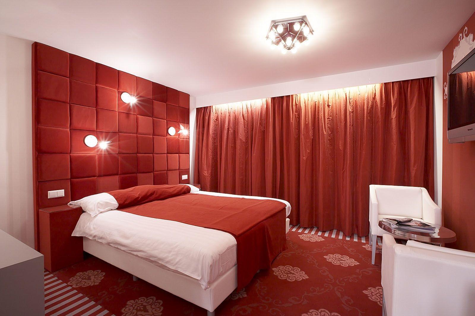 Varios Hotel Heerhugo